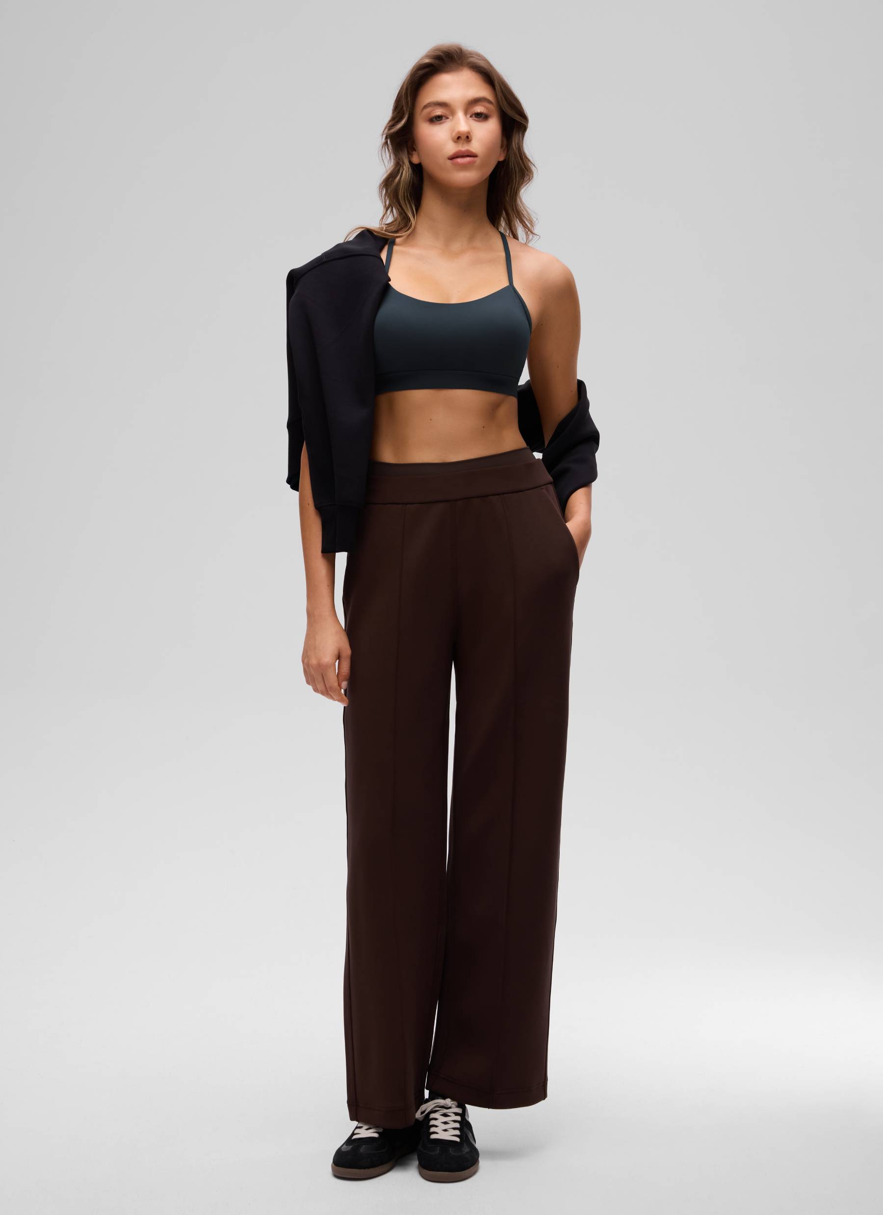 CRZ YOGA Bra Olahraga Yoga Wanita dengan Dukungan Ringan, Model " Butterluxe ", Punggung Berbentuk Y, Warna True Navy