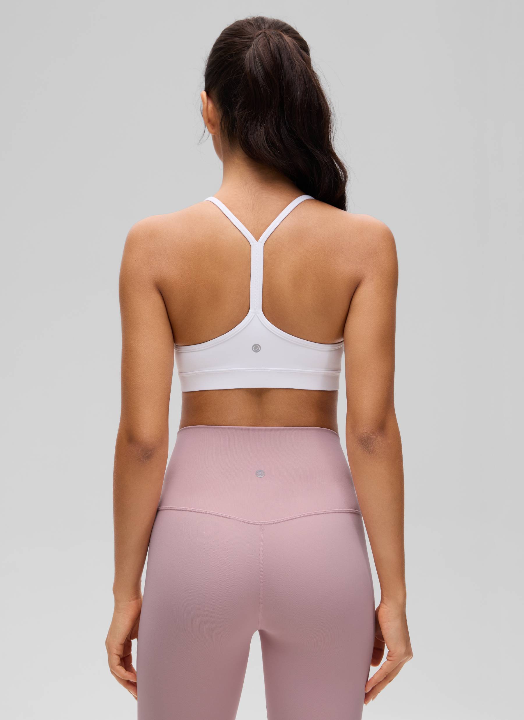 CRZ YOGA Bra Olahraga Yoga Wanita dengan Dukungan Ringan, Model " Butterluxe ", Punggung Y, Warna Putih