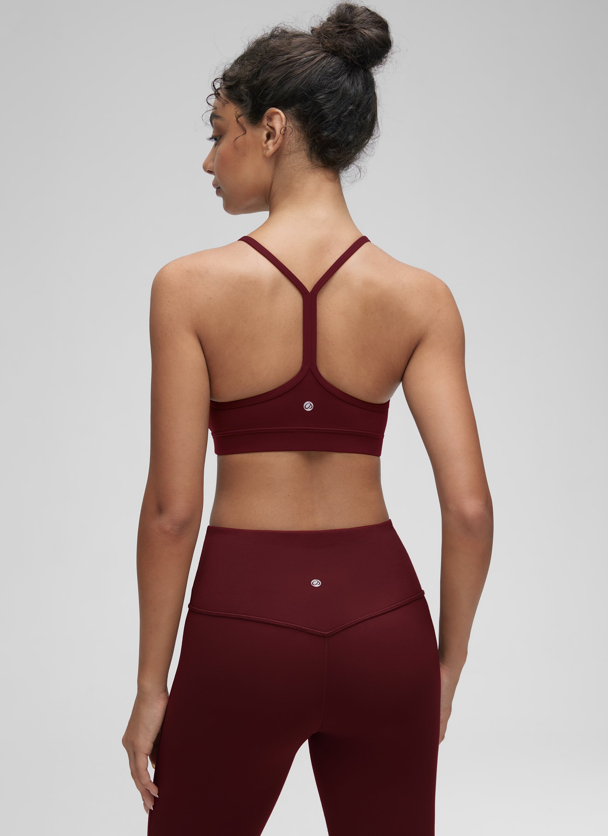 CRZ YOGA Bra Olahraga Yoga Wanita dengan Dukungan Ringan, Model " Butterluxe ", Punggung Y, Warna Merlot Merah