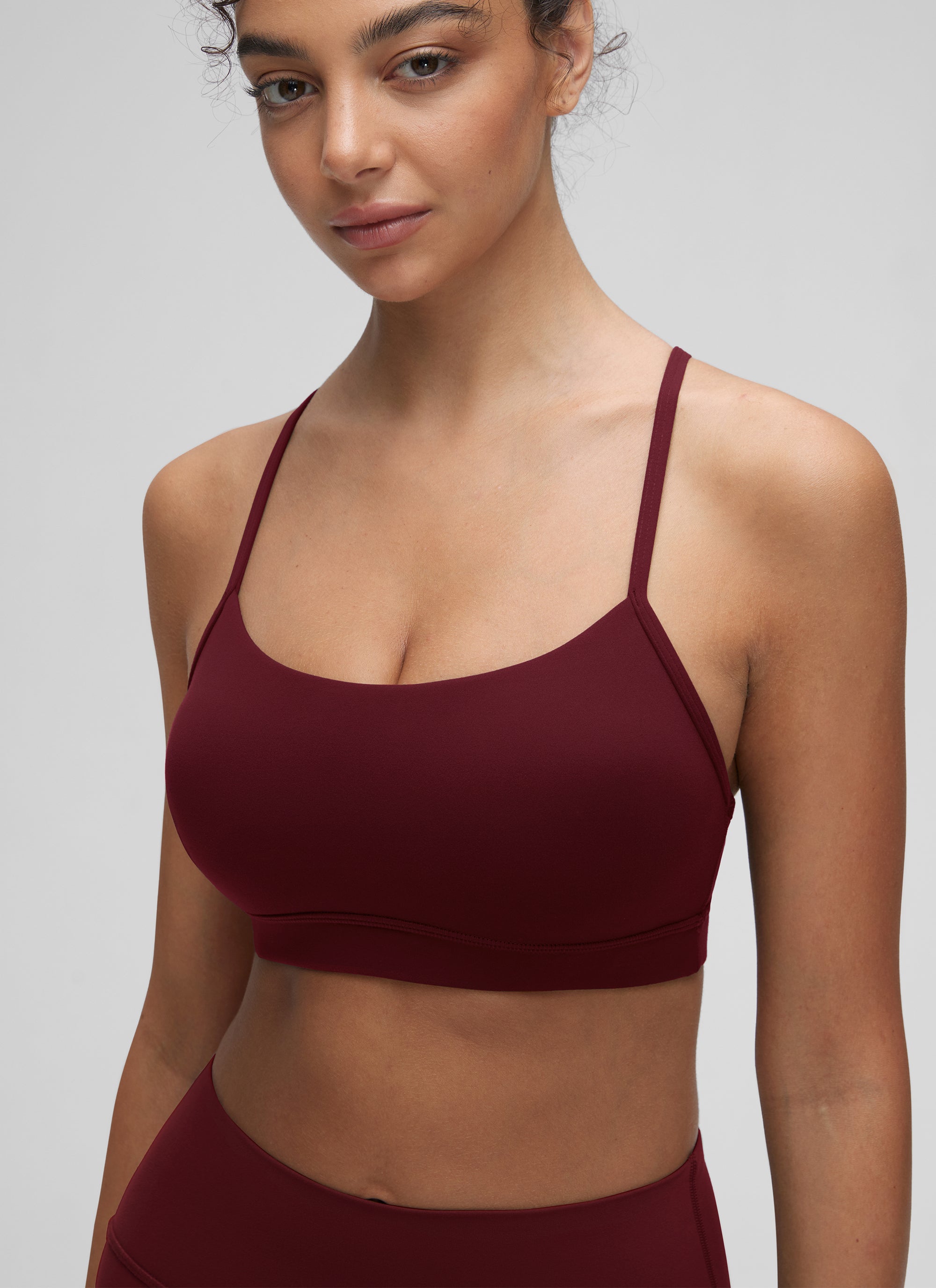 CRZ YOGA Bra Olahraga Yoga Wanita dengan Dukungan Ringan, Model " Butterluxe ", Punggung Y, Warna Merlot Merah
