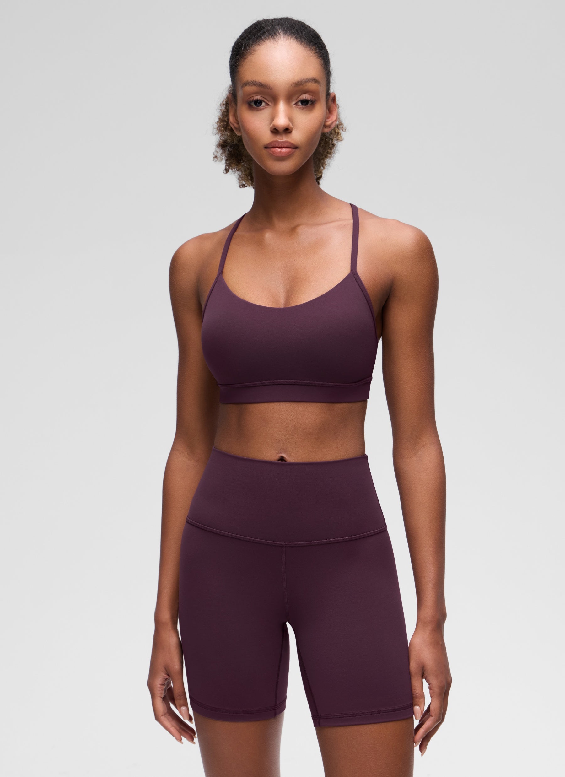 CRZ YOGA Bra Olahraga Yoga Wanita dengan Dukungan Ringan, Model " Butterluxe ", Punggung Berbentuk Y, Warna Ungu Tua