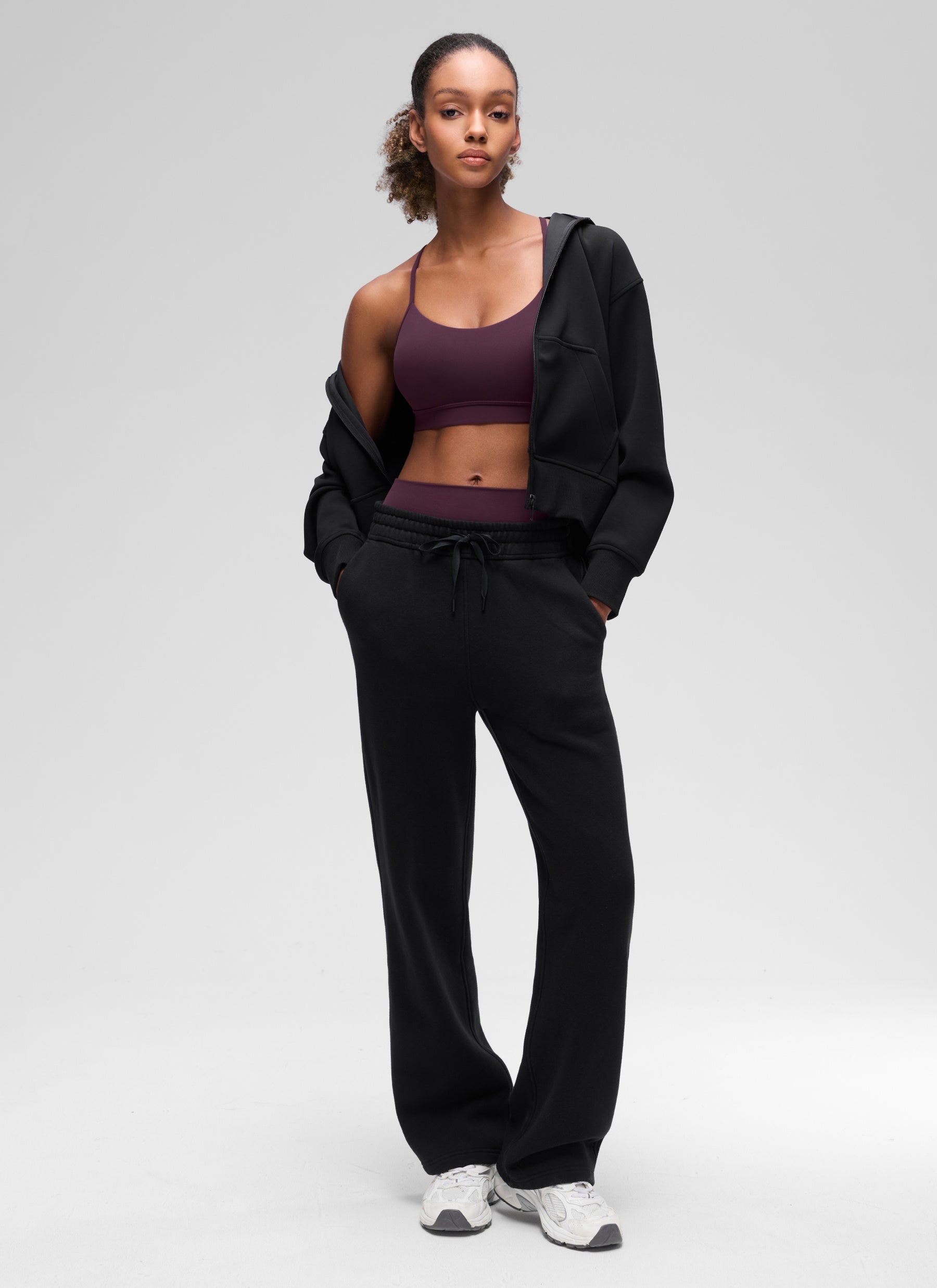 CRZ YOGA Bra Olahraga Yoga Wanita dengan Dukungan Ringan, Model " Butterluxe ", Punggung Berbentuk Y, Warna Ungu Tua
