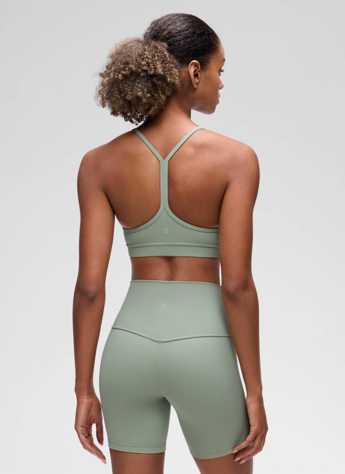 CRZ YOGA Bra Olahraga Yoga Wanita dengan Dukungan Ringan, Model " Butterluxe ", Punggung Y, Warna Hijau Palm Court