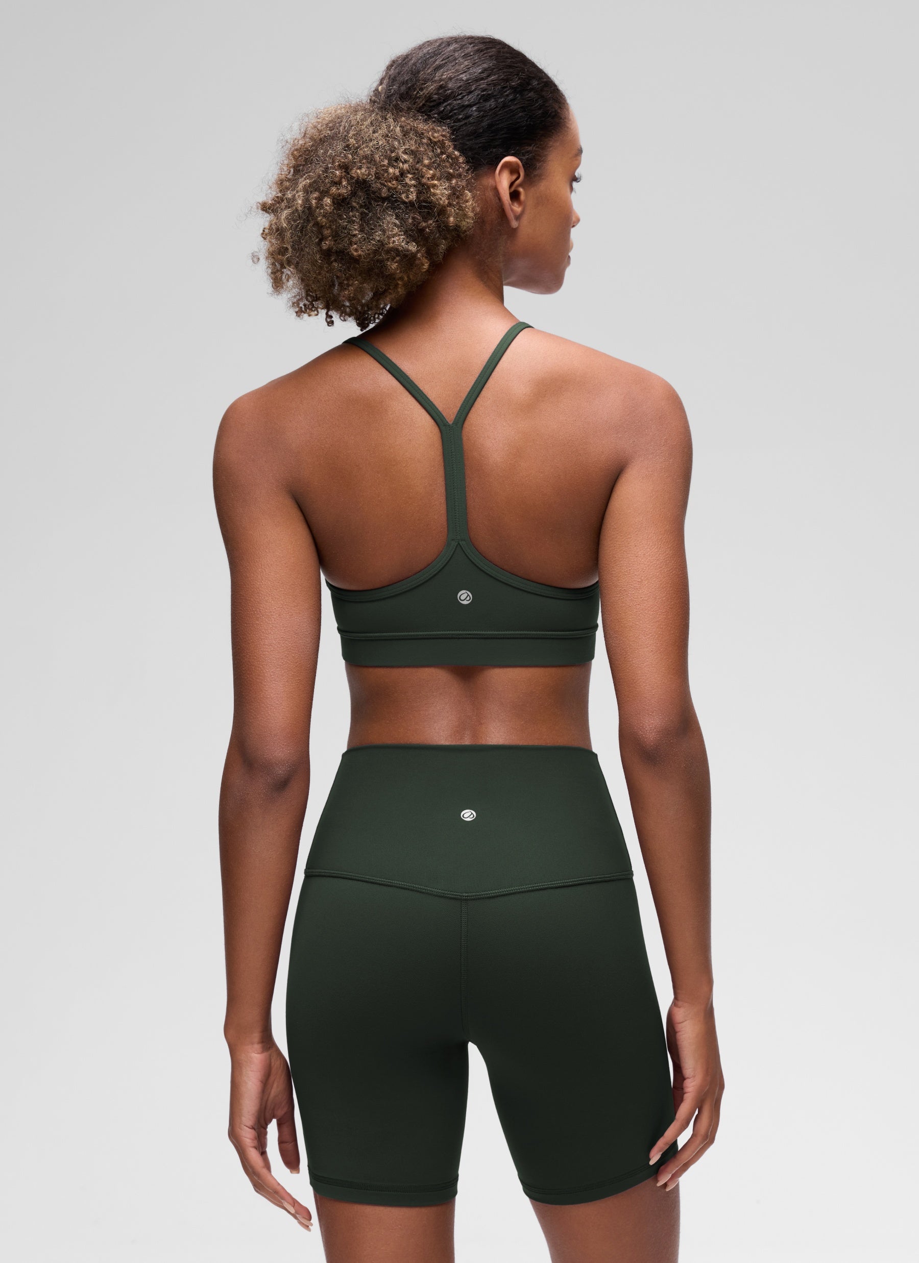 CRZ YOGA Bra Olahraga Yoga Wanita dengan Dukungan Ringan, Model " Butterluxe ", Punggung Y, Warna Legend Green