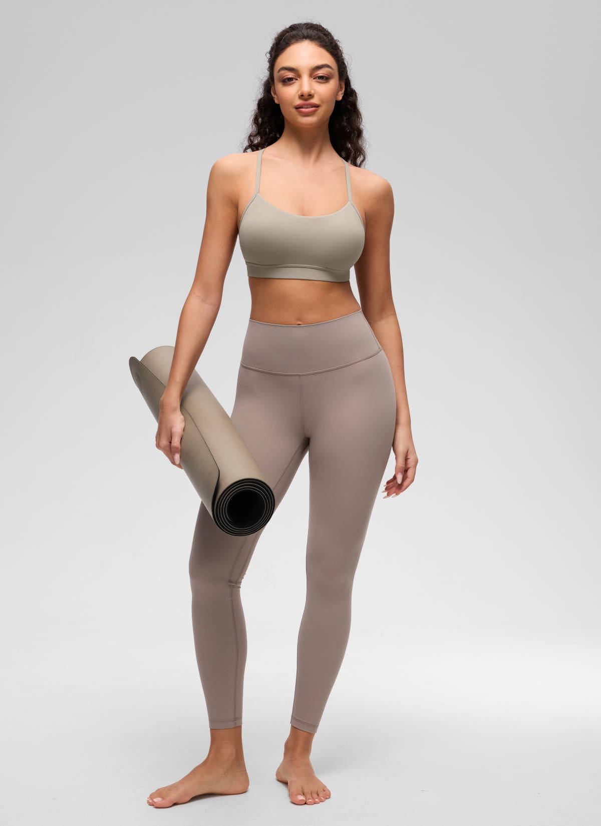CRZ YOGA Bra Olahraga Yoga Wanita dengan Dukungan Ringan, Model " Butterluxe ", Punggung Berbentuk Y, Warna Abu-abu Hangat