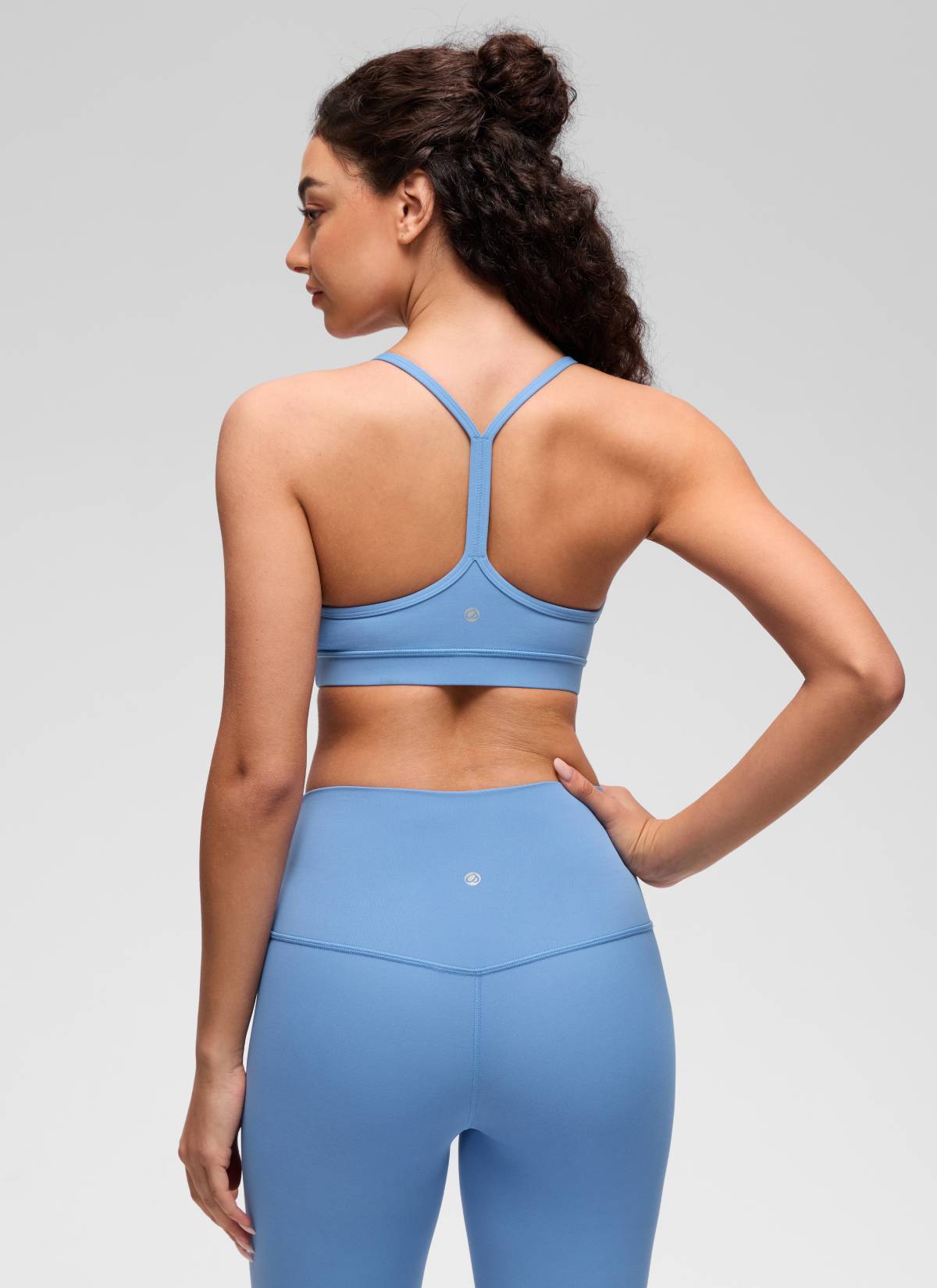 CRZ YOGA Bra Olahraga Yoga Wanita dengan Dukungan Ringan, Model " Butterluxe ", Punggung Berbentuk Y, Warna Biru Pesta