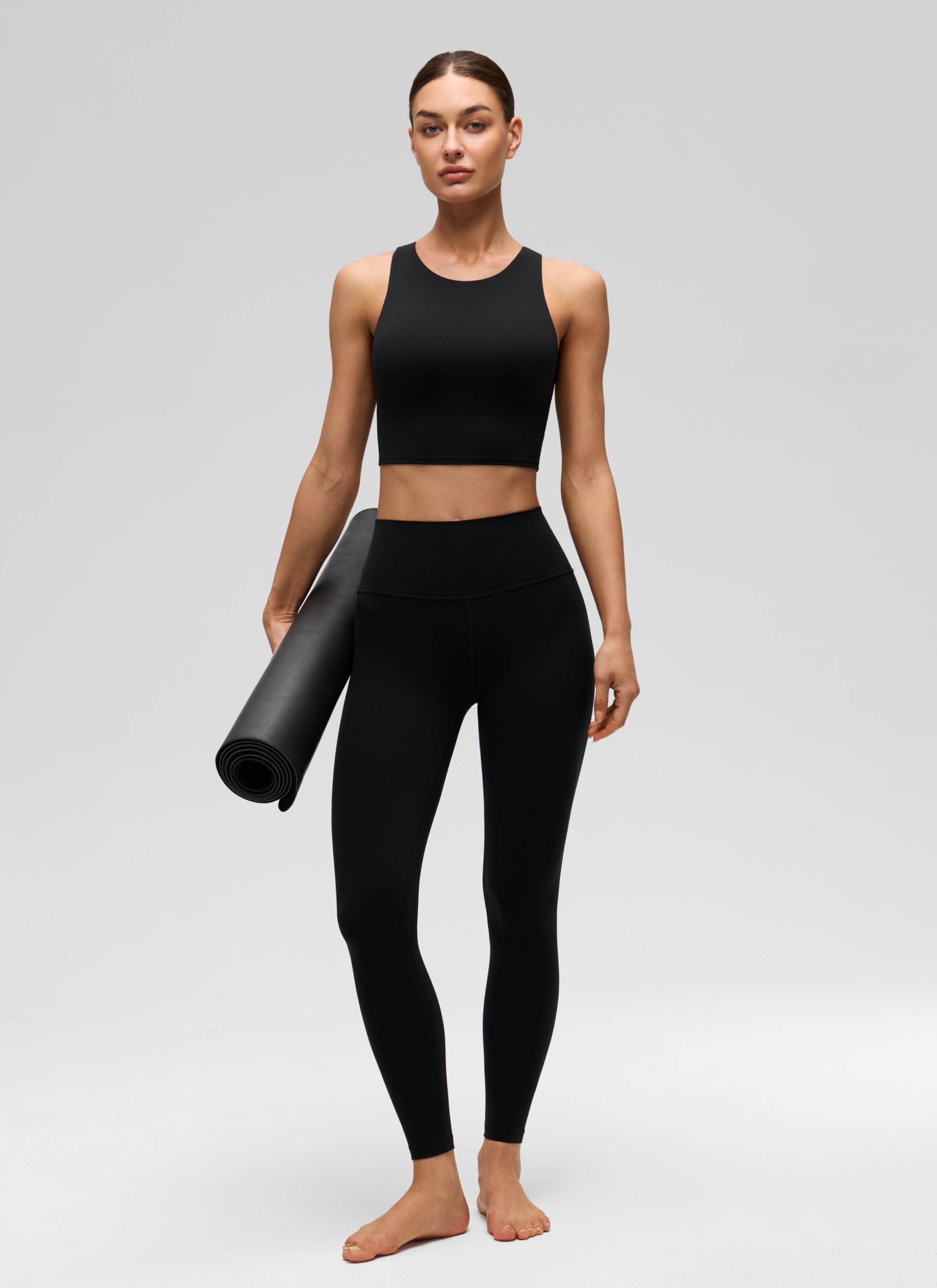 CRZ YOGA  Kaos Tanktop Yoga Wanita dengan Dukungan Rendah, Model " Butterluxe ", Leher Tinggi, dan Punggung Racerback, Warna Hitam