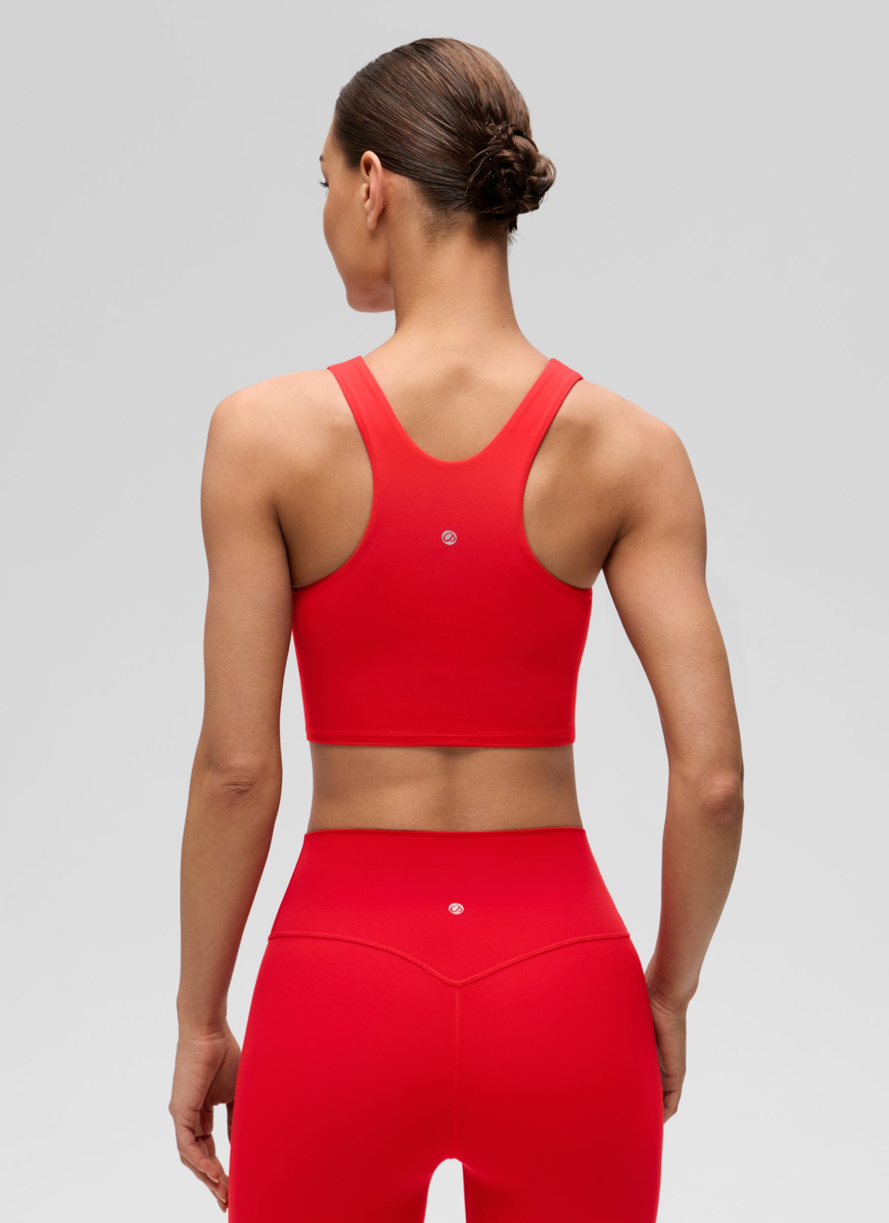 CRZ YOGA  Kaos Tanktop Yoga Wanita dengan Dukungan Rendah, Model " Butterluxe ", Leher Tinggi, Punggung Racerback, Warna Merah Tua