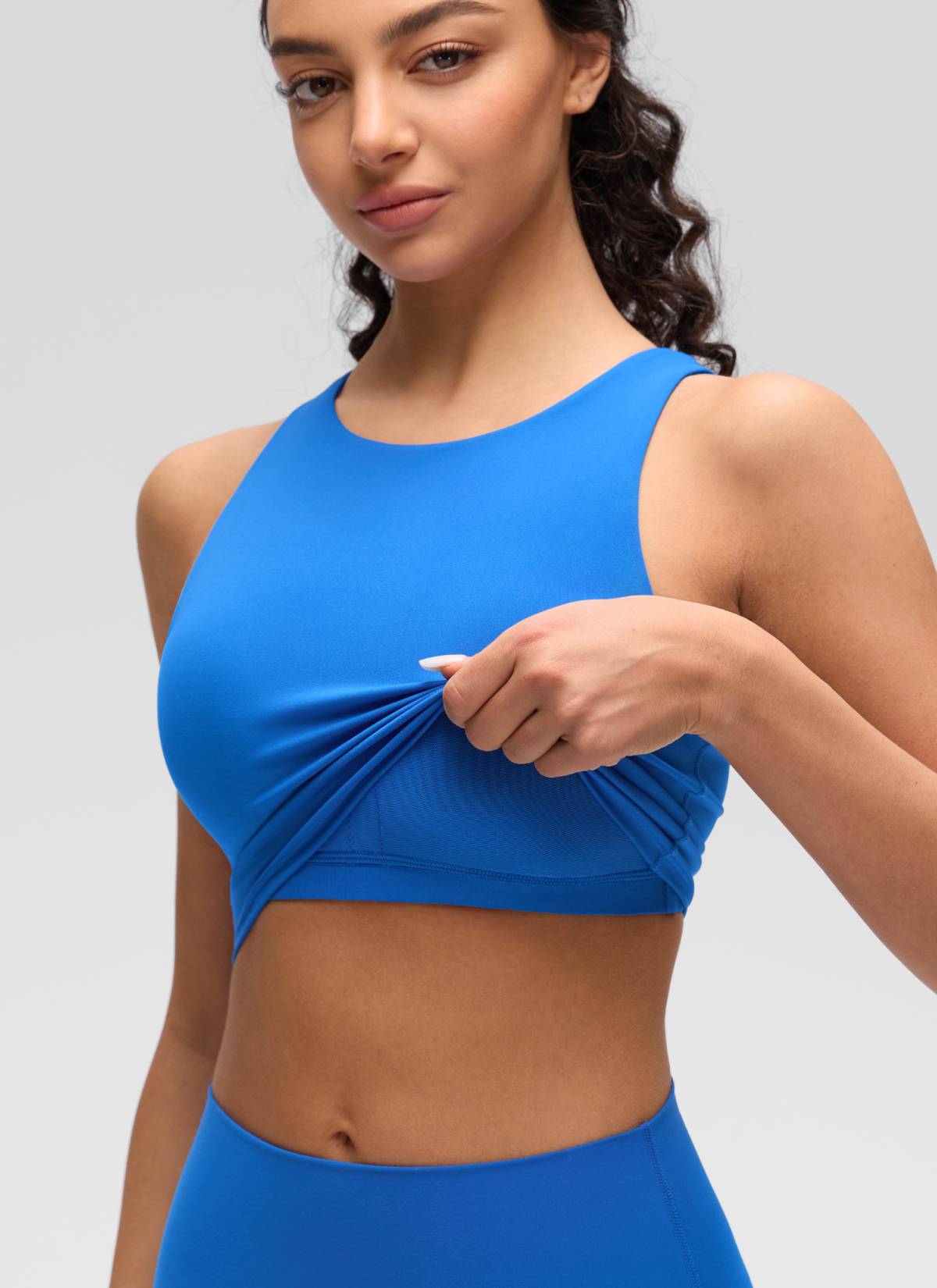 CRZ YOGA  Kaos Tanktop Yoga Wanita dengan Dukungan Rendah, Model " Butterluxe ", Leher Tinggi, Punggung Racerback, Warna Biru Berkilau