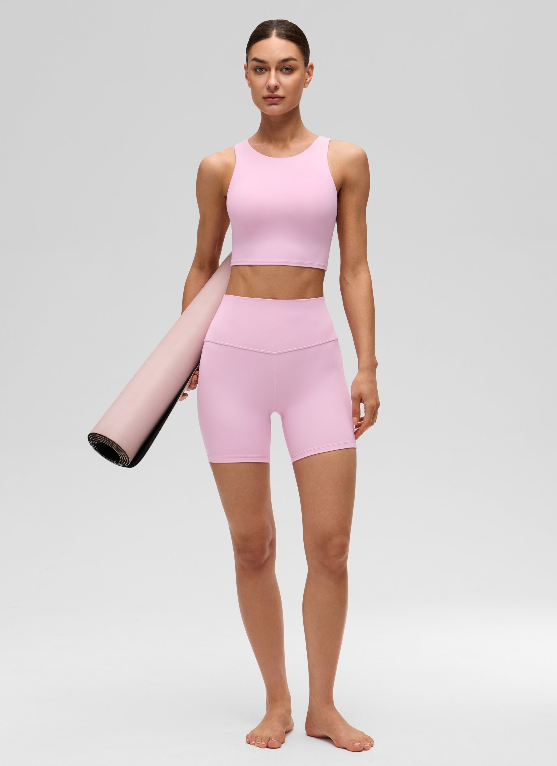 CRZ YOGA  Atasan Yoga Wanita dengan Dukungan Rendah, Model Butterluxe , Leher Tinggi, Punggung Racerback, Warna Vita Pink