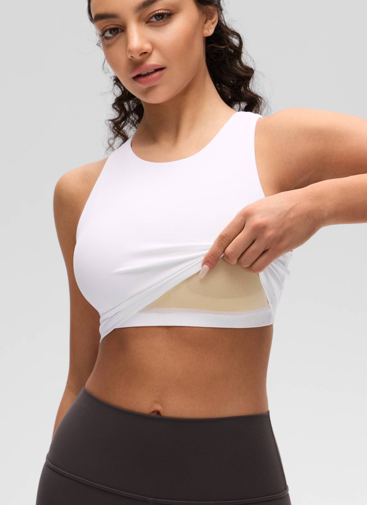 CRZ YOGA  Kaos Tanktop Yoga Wanita dengan Dukungan Rendah, Model " Butterluxe ", Leher Tinggi, dan Punggung Racerback, Warna Putih