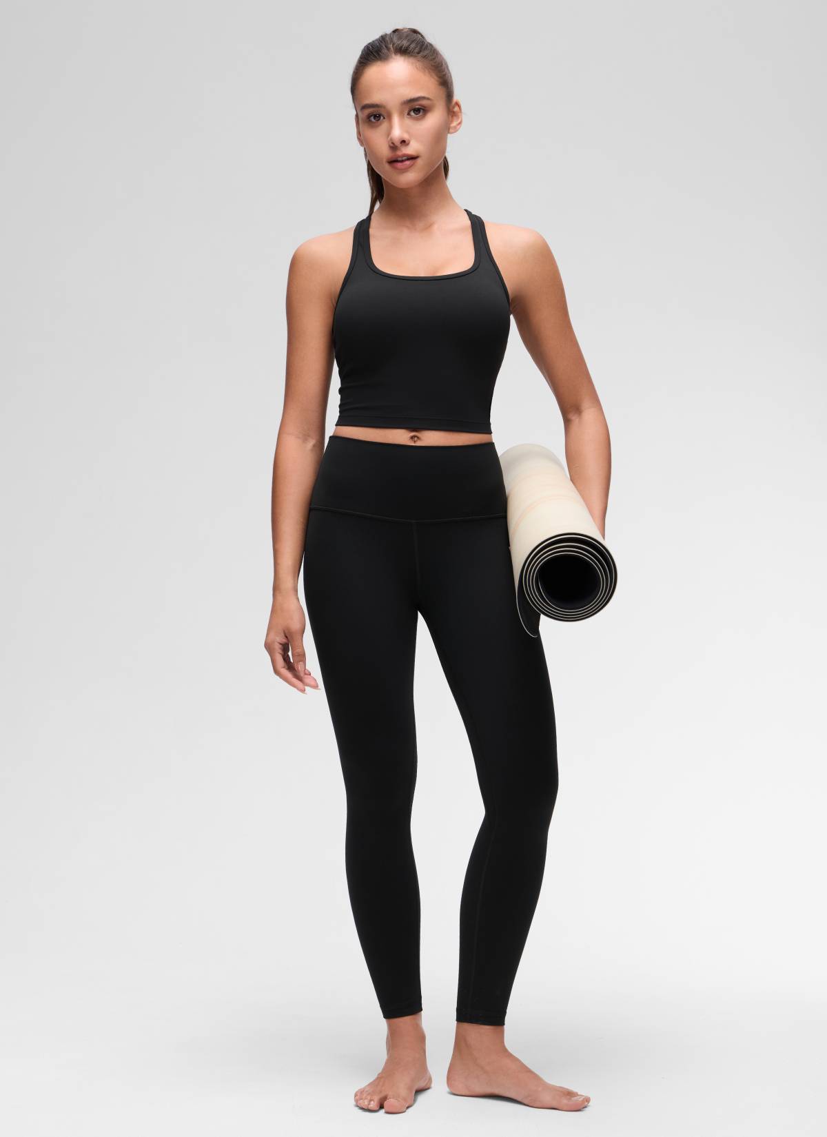CRZ YOGA Bra Yoga Wanita dengan Dukungan Rendah, Model " Butterluxe ", Leher Bulat, Punggung Berbentuk Y, Warna Hitam