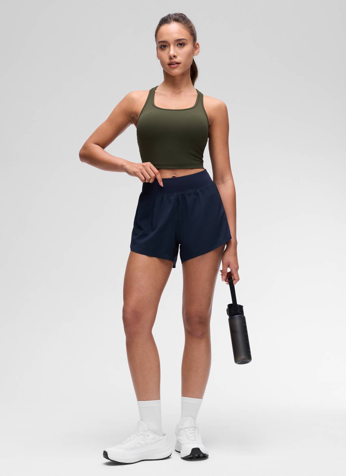 CRZ YOGA Bra Yoga Wanita dengan Dukungan Rendah, Model " Butterluxe ", Leher Bulat, Punggung Berbentuk Y, Warna Hijau Zaitun