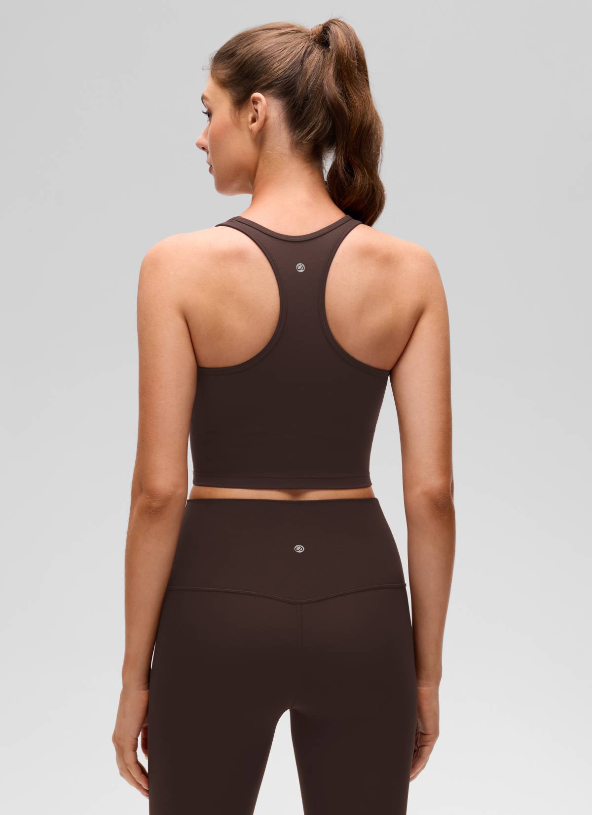 CRZ YOGA Bra Yoga Wanita dengan Dukungan Rendah, Model " Butterluxe ", Leher Bulat, Punggung Berbentuk Y, Warna Hot Fudge Brown