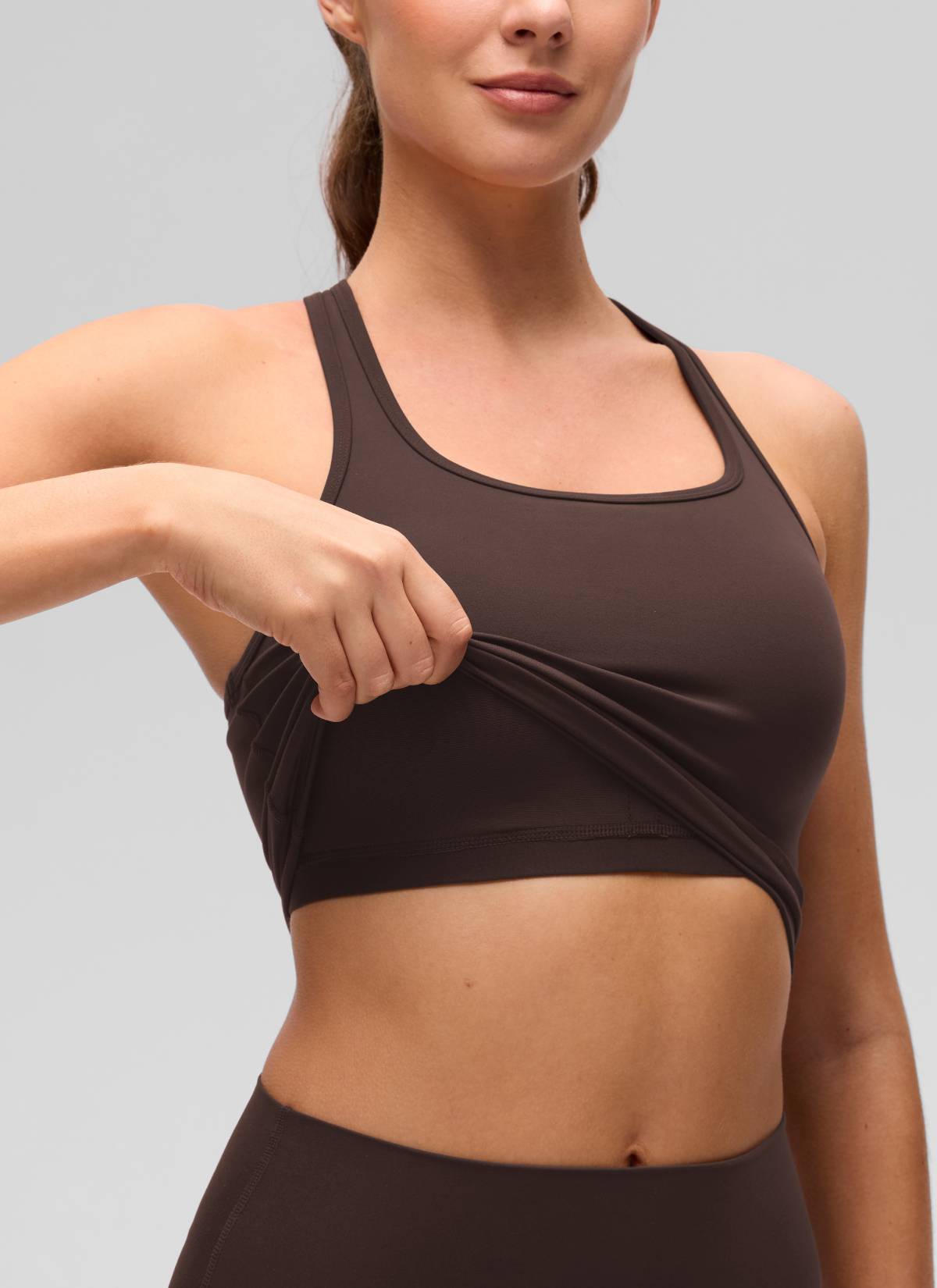 CRZ YOGA Bra Yoga Wanita dengan Dukungan Rendah, Model " Butterluxe ", Leher Bulat, Punggung Berbentuk Y, Warna Hot Fudge Brown