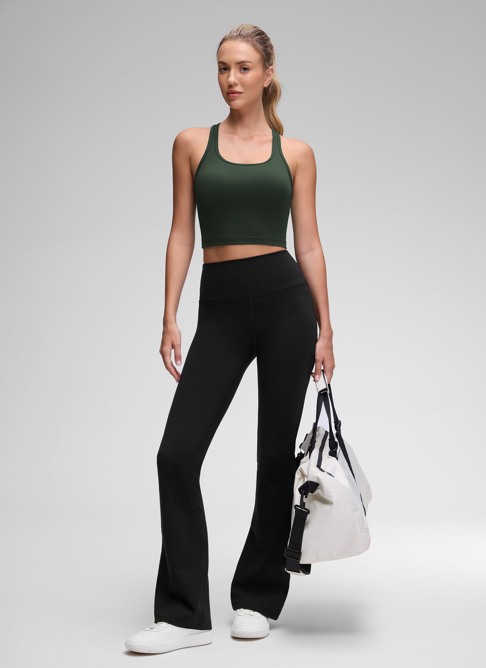 CRZ YOGA Bra Yoga Wanita dengan Dukungan Rendah, Model " Butterluxe " dengan Leher Bulat dan Punggung Berbentuk Y, Warna Legend Green