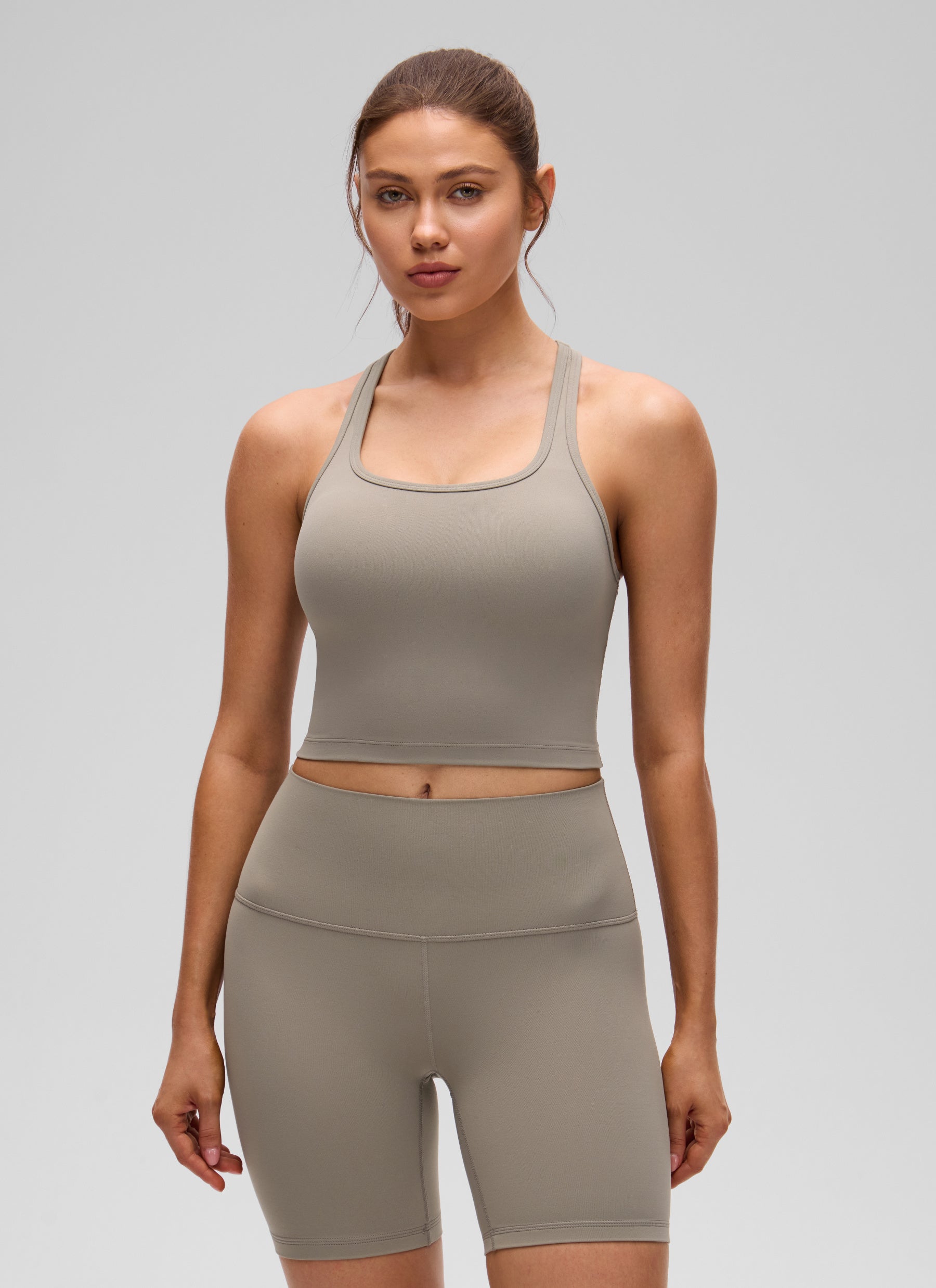 CRZ YOGA Bra Yoga Wanita dengan Dukungan Rendah, Model " Butterluxe ", Leher Bulat, Punggung Berbentuk Y, Warna Abu-abu Hangat