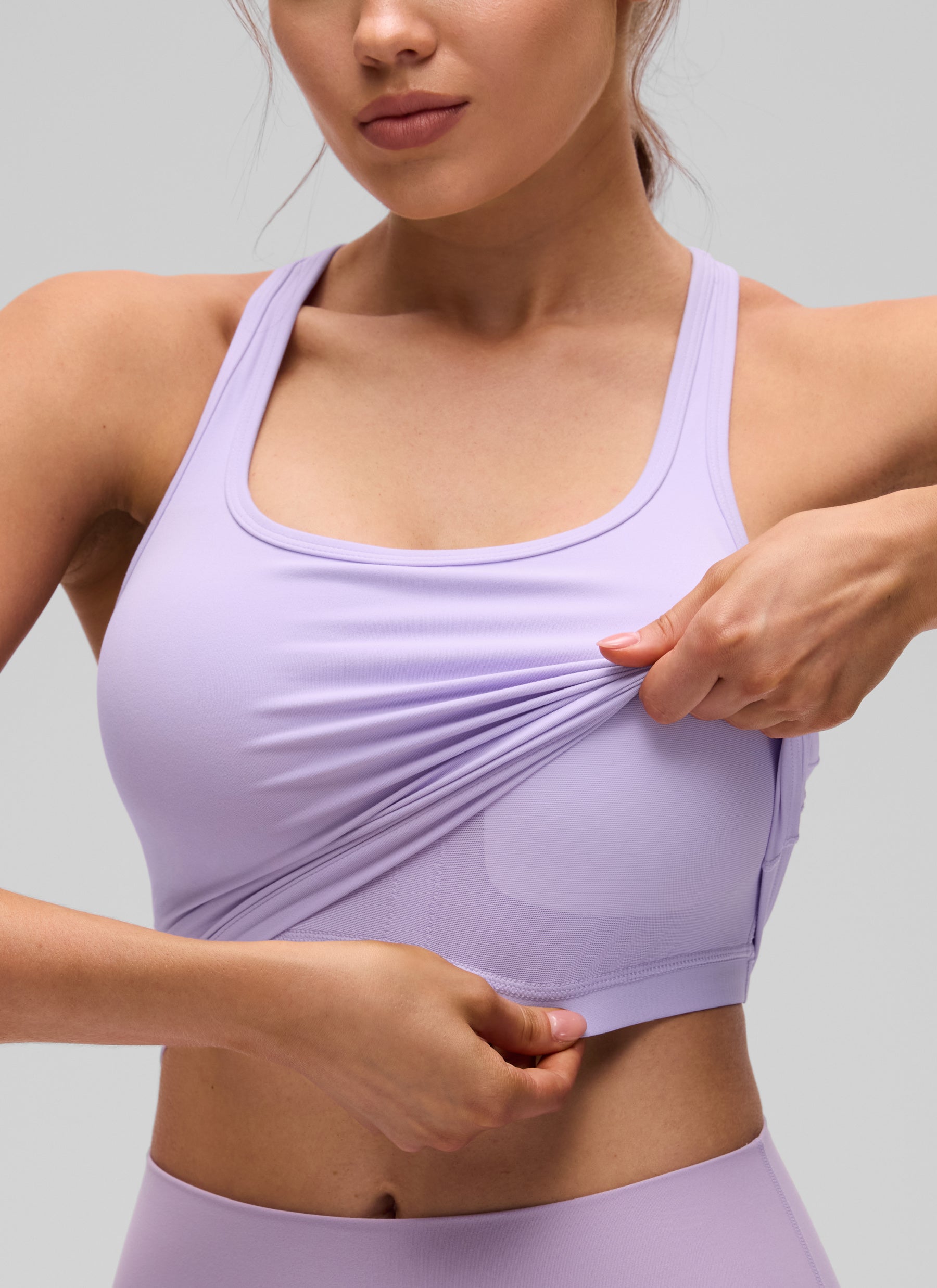 CRZ YOGA Bra Yoga Wanita dengan Dukungan Rendah, Model " Butterluxe " dengan Leher Bulat dan Punggung Berbentuk Y, Warna Lavender Frost