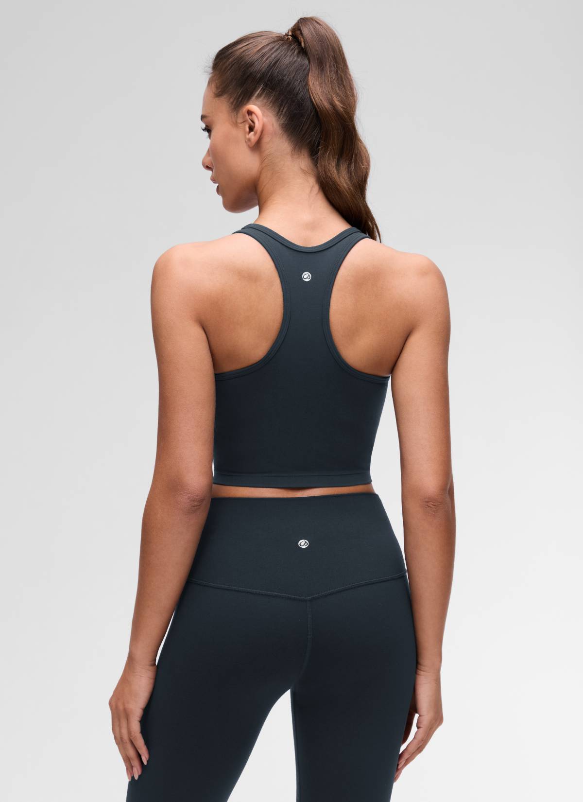 CRZ YOGA Bra Yoga Wanita dengan Dukungan Rendah, Model " Butterluxe ", Leher Bulat, Punggung Berbentuk Y, Warna True Navy