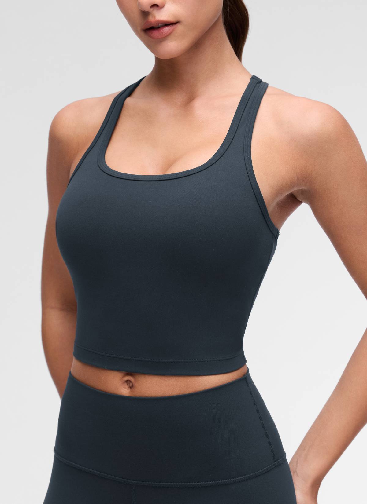 CRZ YOGA Bra Yoga Wanita dengan Dukungan Rendah, Model " Butterluxe ", Leher Bulat, Punggung Berbentuk Y, Warna True Navy