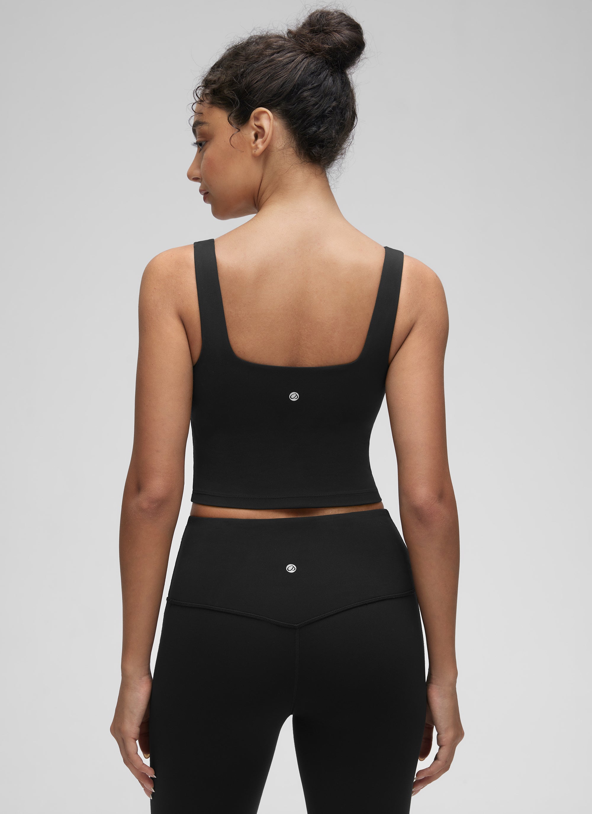 CRZ YOGA Bra Yoga Wanita Dampak Rendah, Model Long Butterluxe , Leher Persegi, Warna Hitam
