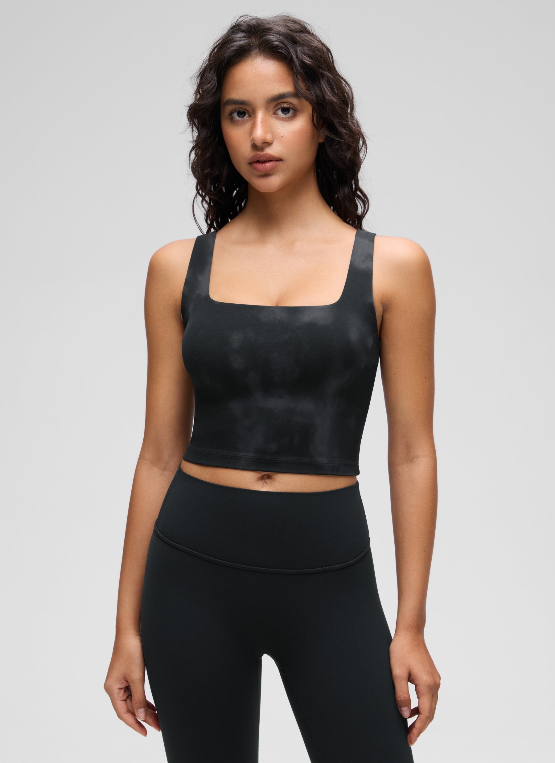 CRZ YOGA Bra Yoga Wanita Dampak Rendah, Model Longline " Butterluxe ", Leher Persegi, Warna Hitam, Motif Tie-Dye Bunga-bunga