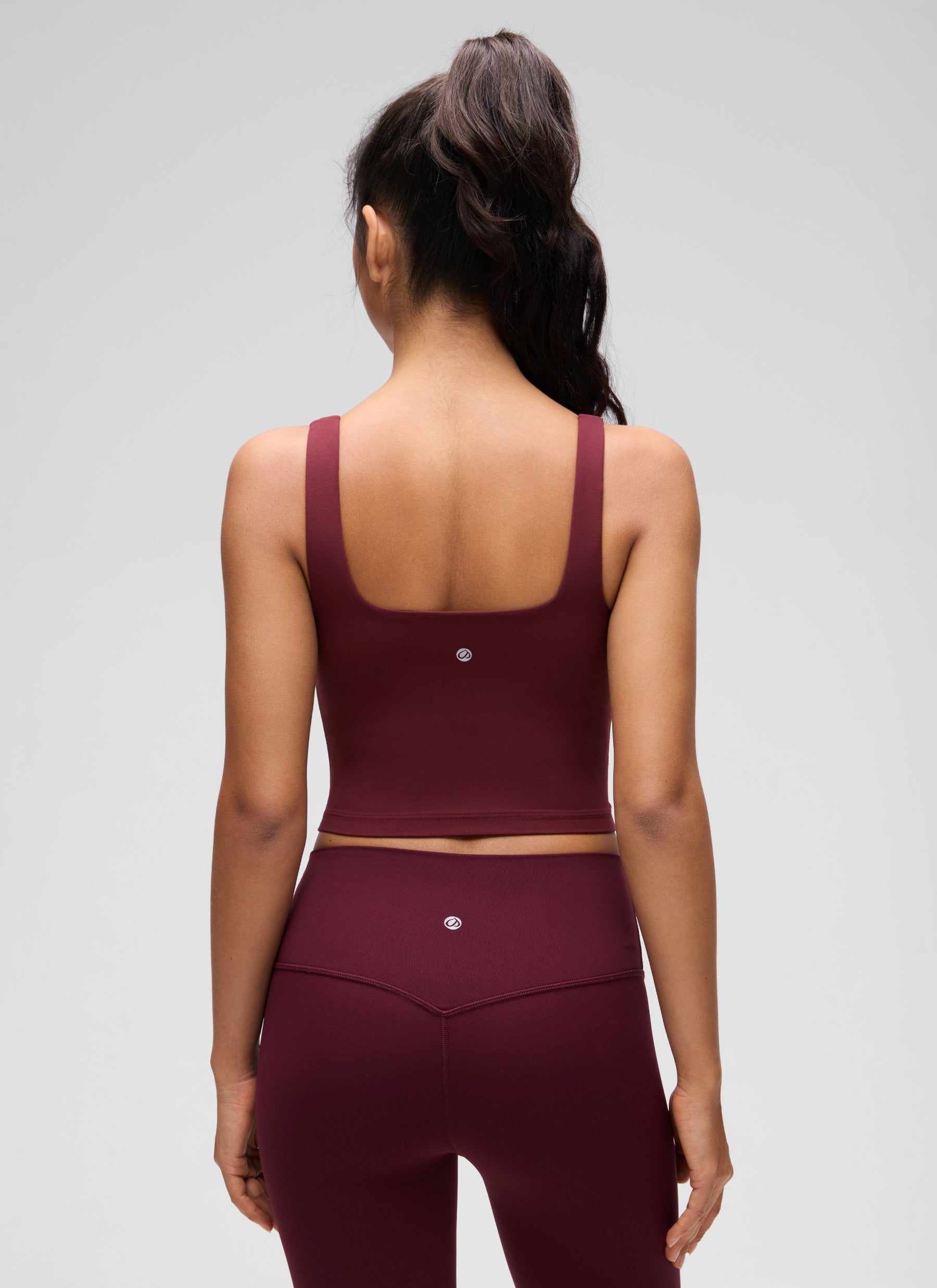 CRZ YOGA Bra Yoga Wanita Dampak Rendah, Model Long Butterluxe , Leher Persegi, Warna Merah Merlot