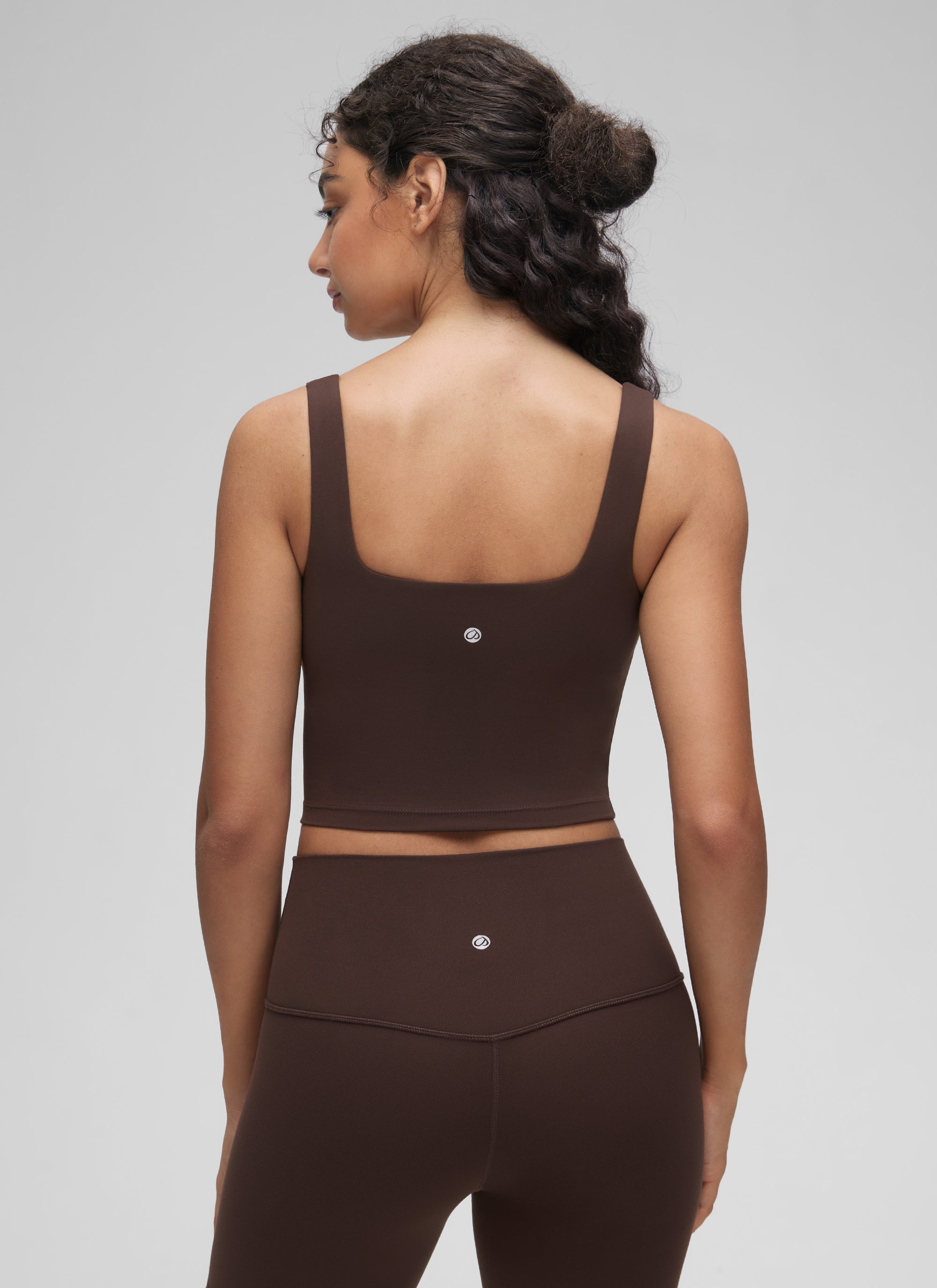 CRZ YOGA Bra Yoga Wanita Dampak Rendah, Model Long Butterluxe , Leher Persegi, Warna Hot Fudge Brown