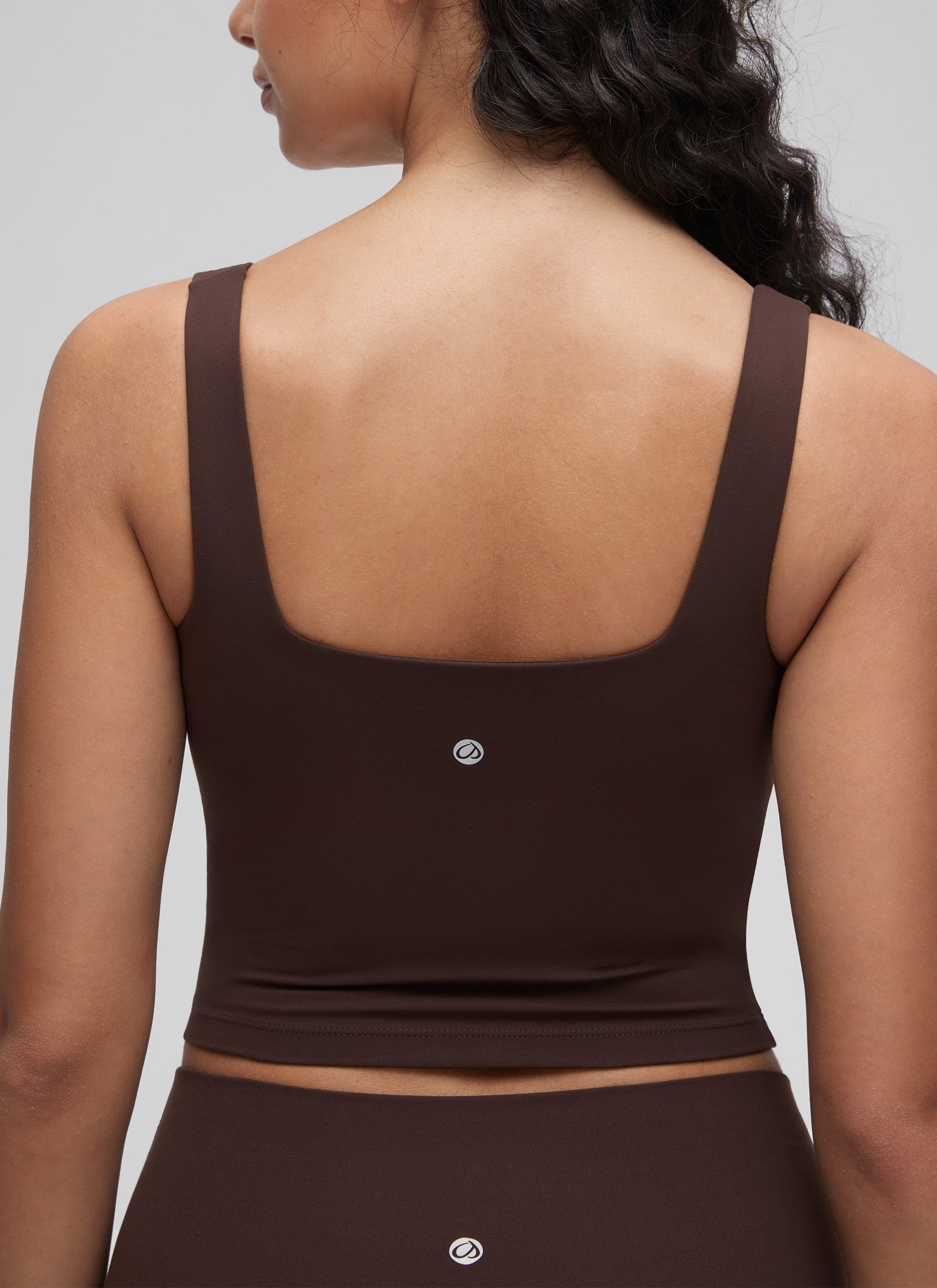 CRZ YOGA Bra Yoga Wanita Dampak Rendah, Model Long Butterluxe , Leher Persegi, Warna Hot Fudge Brown