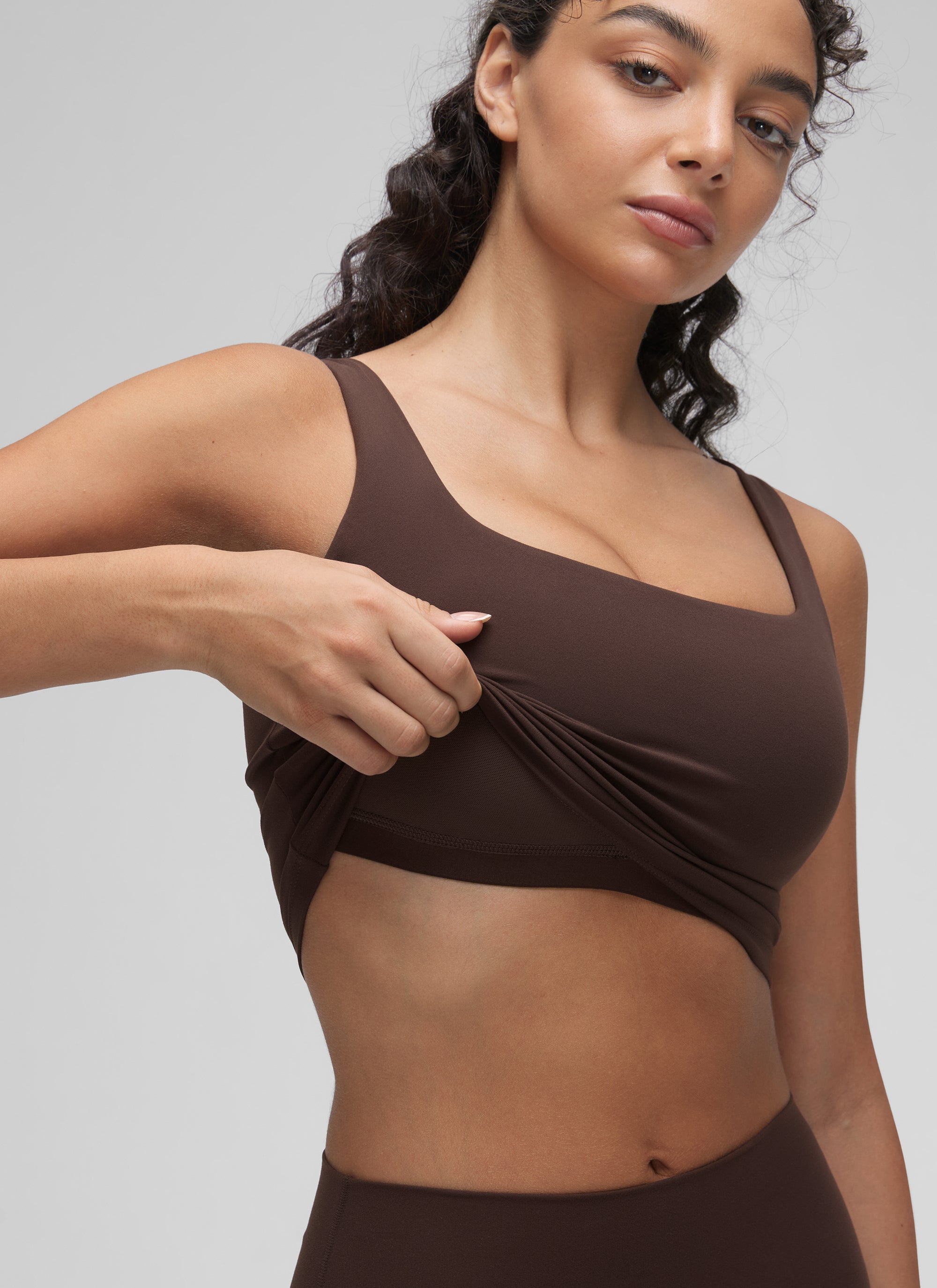 CRZ YOGA Bra Yoga Wanita Dampak Rendah, Model Long Butterluxe , Leher Persegi, Warna Hot Fudge Brown