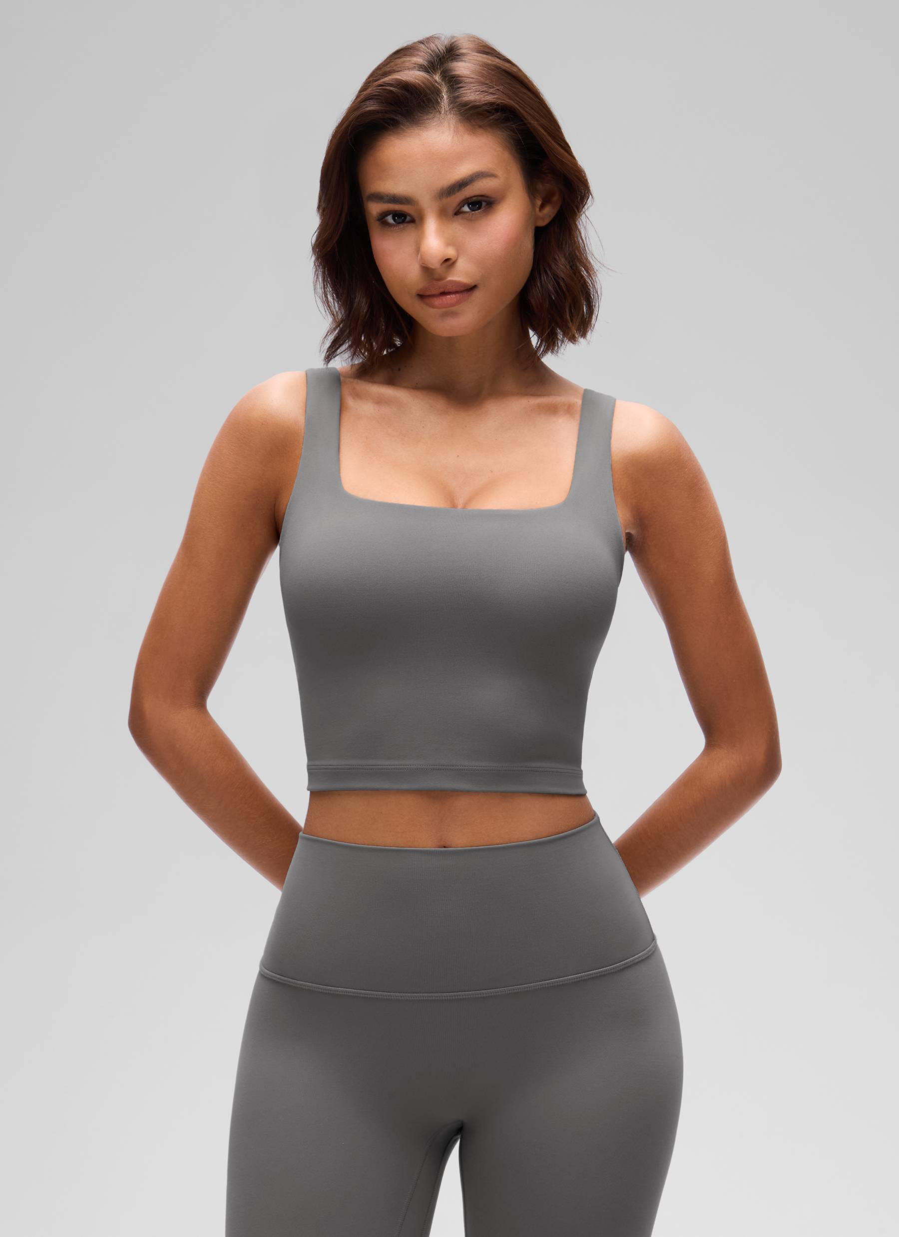 CRZ YOGA Bra Yoga Wanita Dampak Rendah dengan Desain " Butterluxe " dan Model Panjang, Leher Persegi, Warna Abu-abu Muda