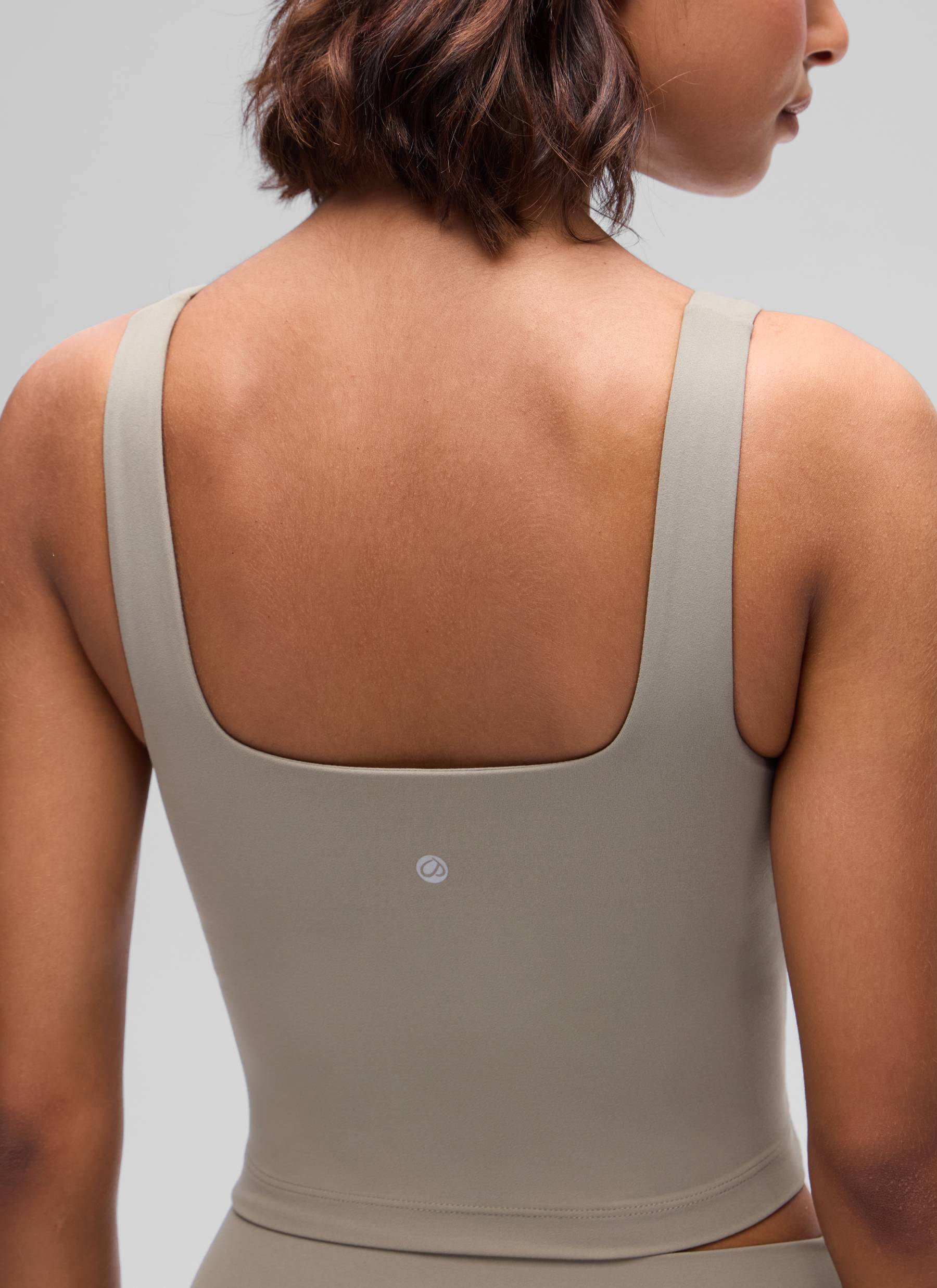 CRZ YOGA Bra Yoga Wanita Dampak Rendah dengan Desain " Butterluxe " dan Potongan Panjang, Leher Persegi, Warna Abu-abu Hangat
