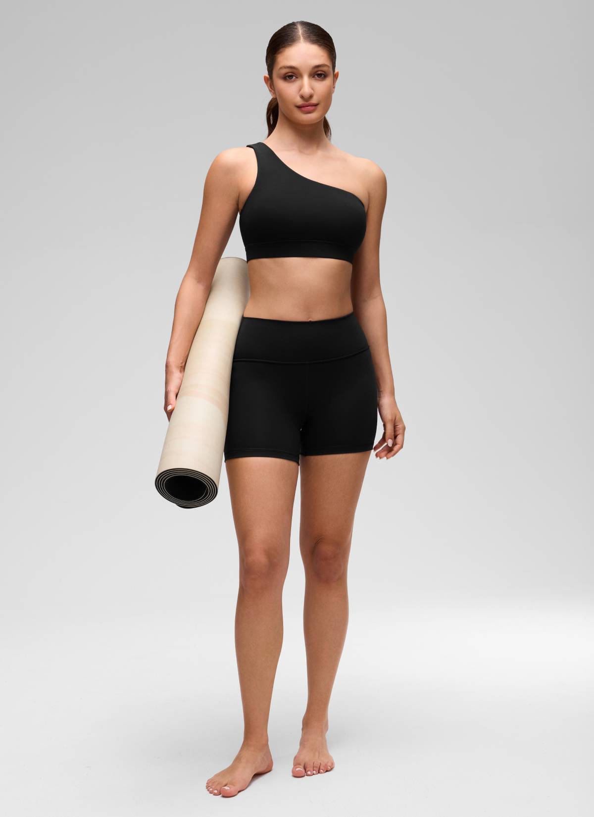 CRZ YOGA Butterluxe Bra Olahraga Wanita Satu Bahu Asimetris dengan Bantalan, Warna Hitam