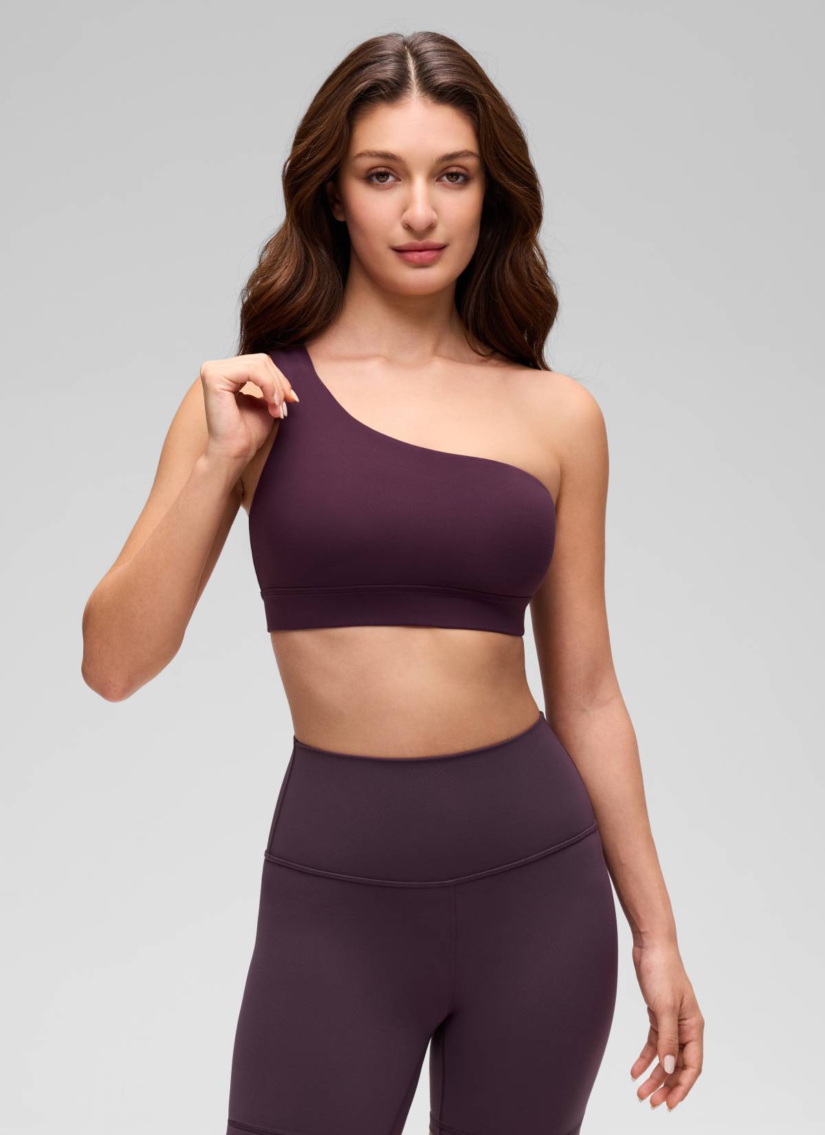 CRZ YOGA Butterluxe Bra Olahraga Wanita Satu Bahu Asimetris dengan Bantalan, Warna Ungu Tua