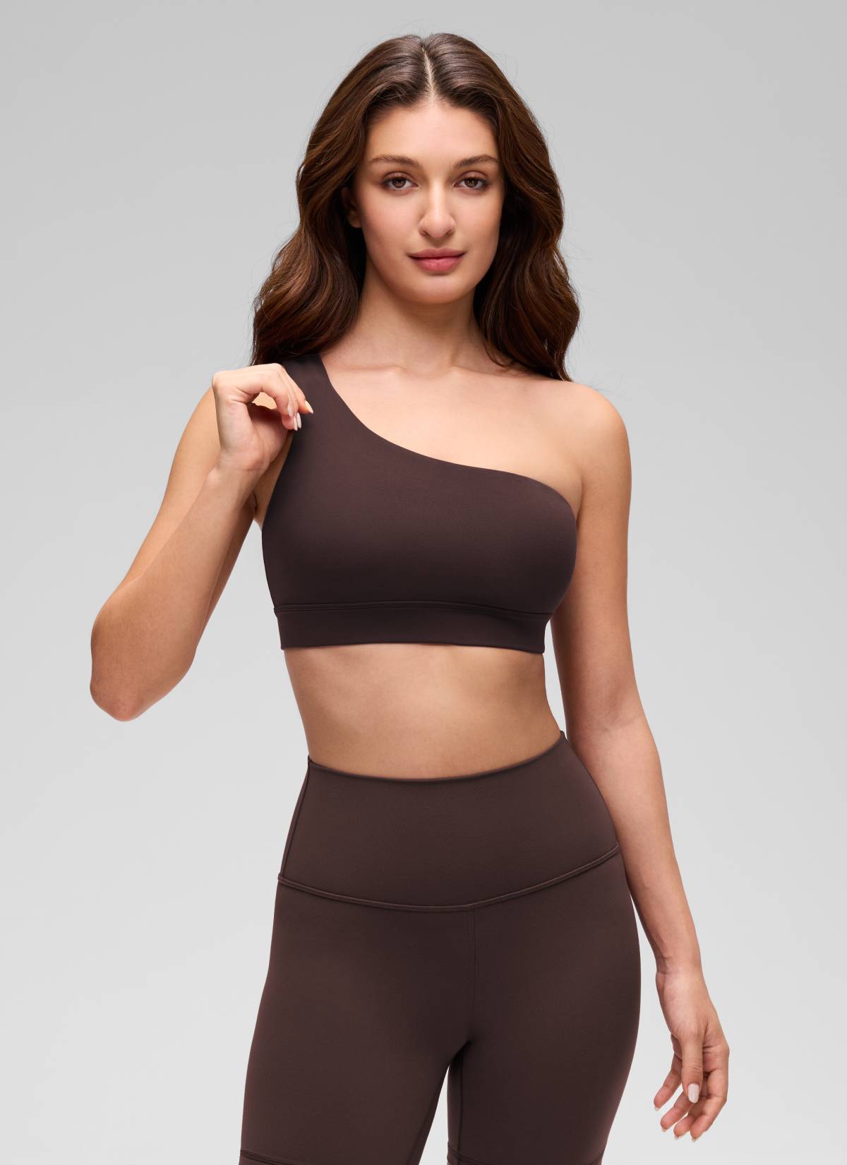 CRZ YOGA Butterluxe Bra Olahraga Wanita Satu Bahu, Asimetris, Berbusa, Warna Cokelat Hot Fudge