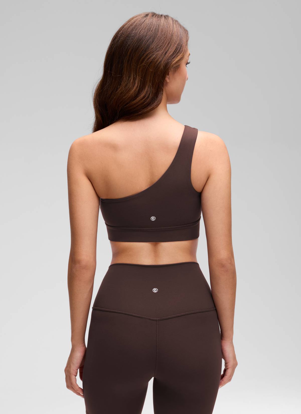 CRZ YOGA Butterluxe Bra Olahraga Wanita Satu Bahu, Asimetris, Berbusa, Warna Cokelat Hot Fudge