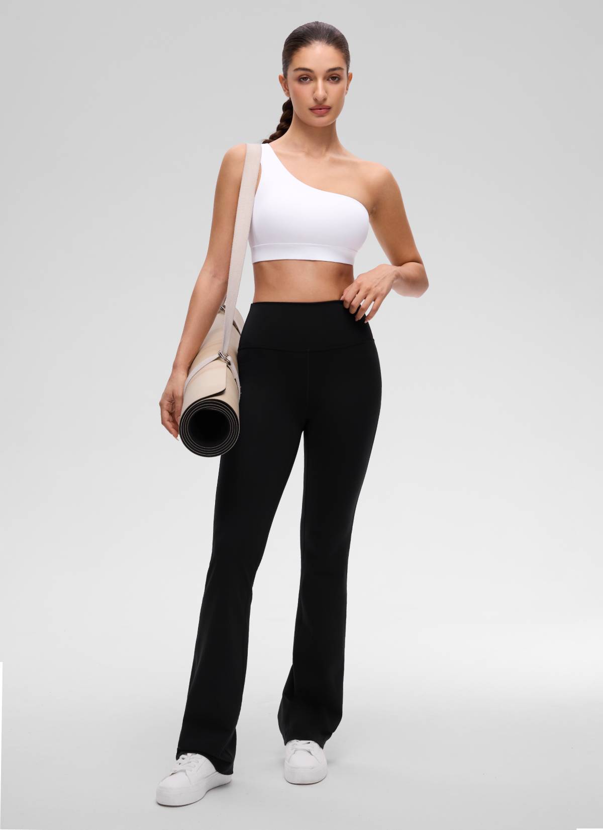 CRZ YOGA Butterluxe Bra Olahraga Wanita Satu Bahu Asimetris dengan Bantalan, Warna Putih