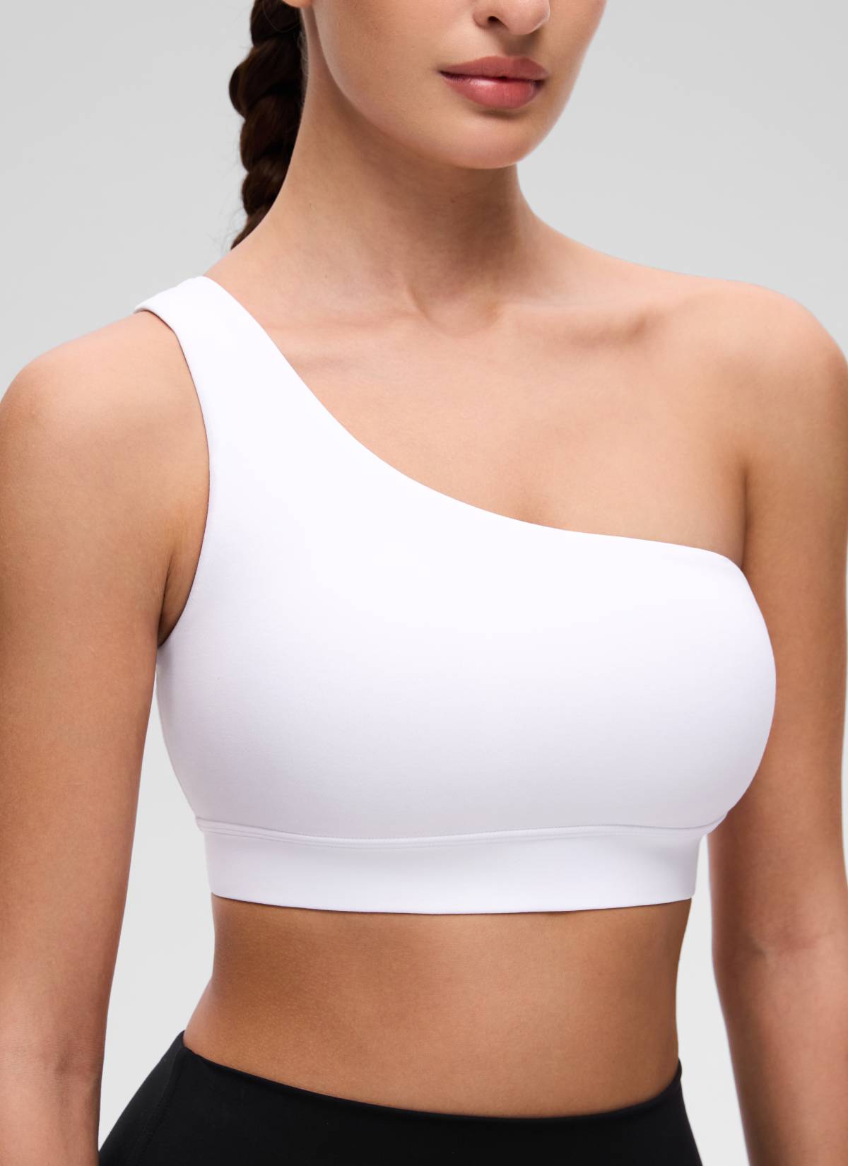 CRZ YOGA Butterluxe Bra Olahraga Wanita Satu Bahu Asimetris dengan Bantalan, Warna Putih