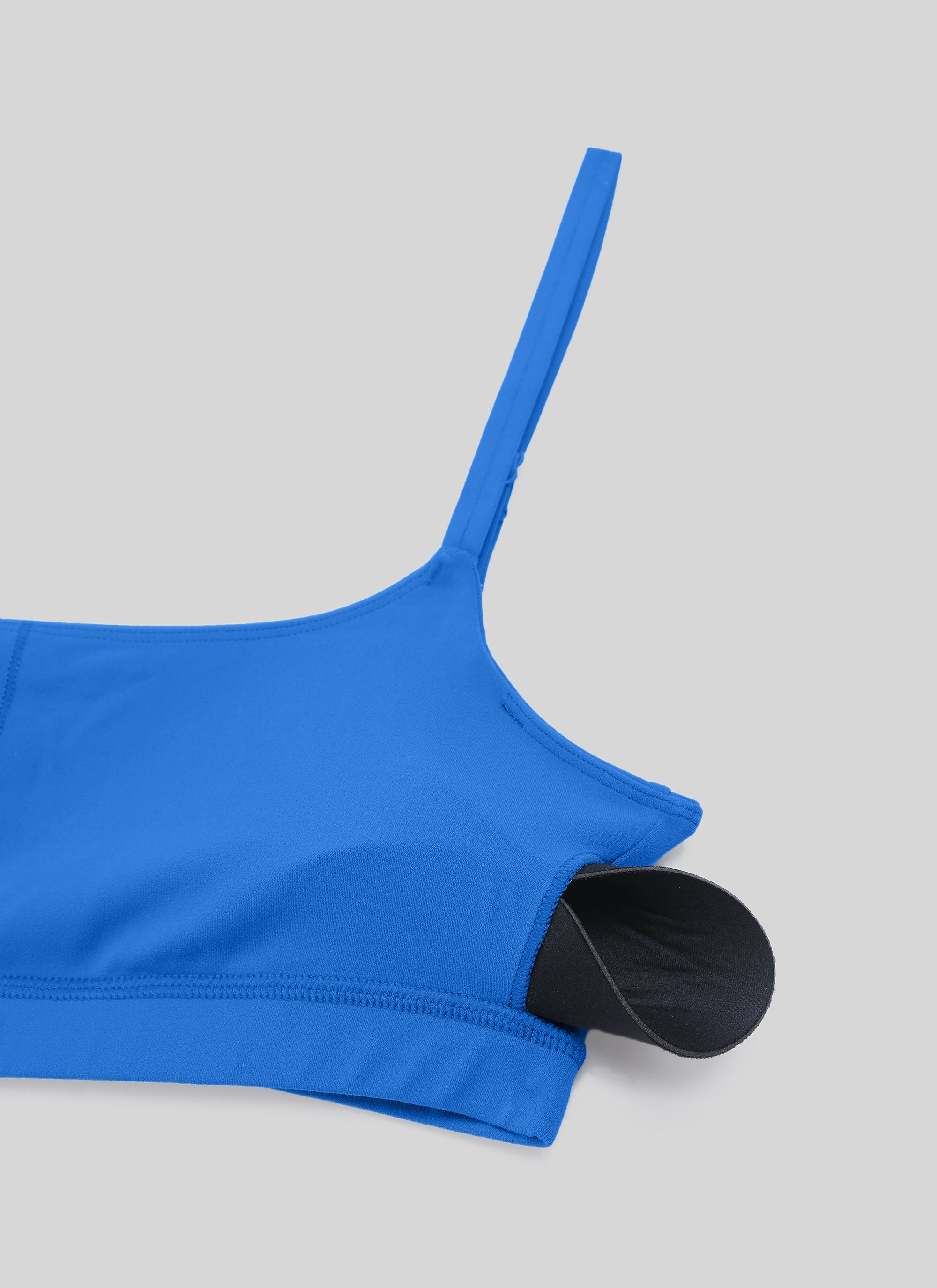CRZ YOGA Bra Wanita dengan Tali Spaghetti yang Dapat Disesuaikan dan Leher Bulat, Model " Butterluxe ", Warna Biru Berkilau