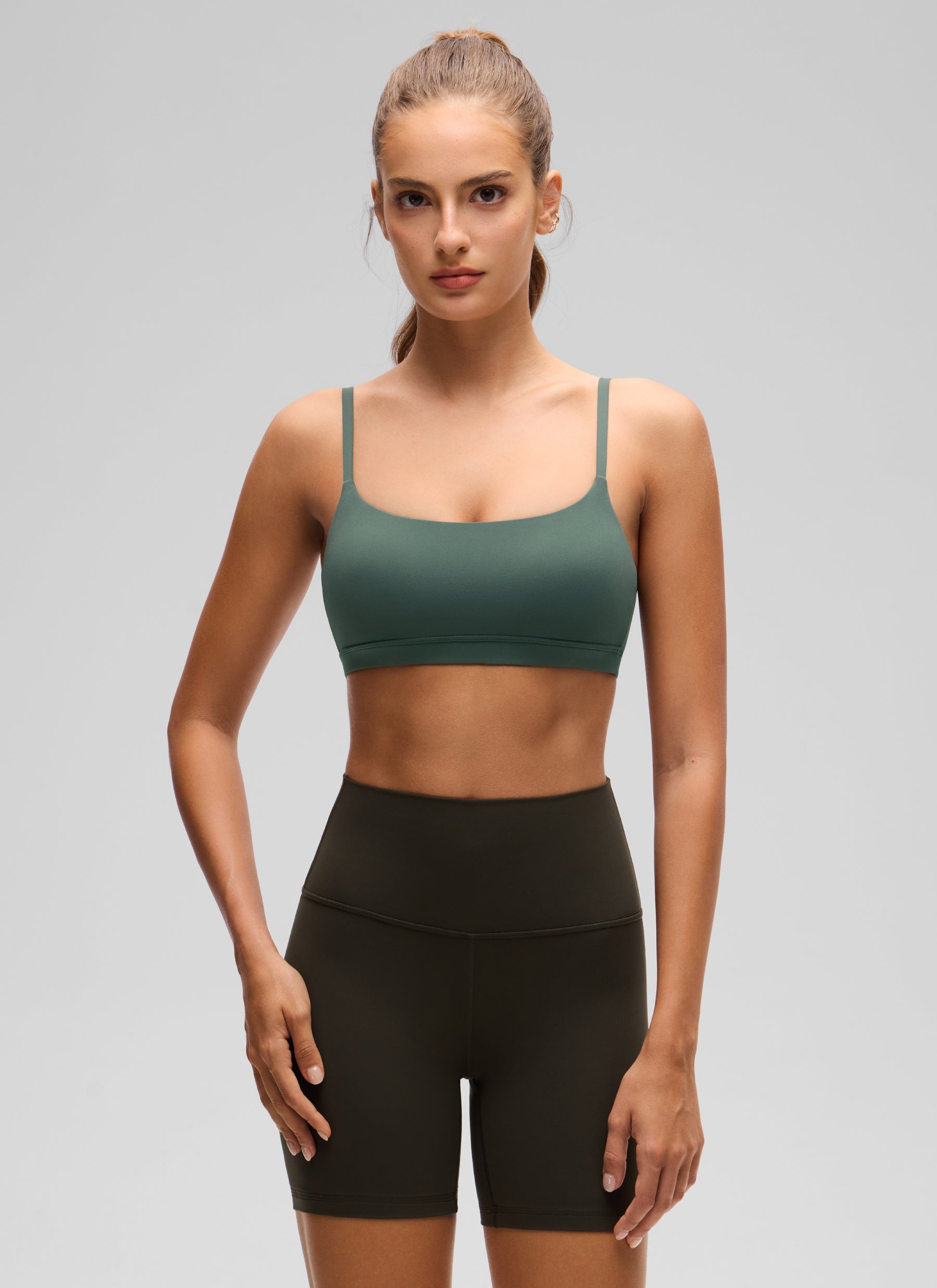 CRZ YOGA Bra Wanita dengan Tali Spaghetti yang Dapat Disesuaikan dan Leher Bulat, Model " Butterluxe ", Warna Hijau Hutan Gelap