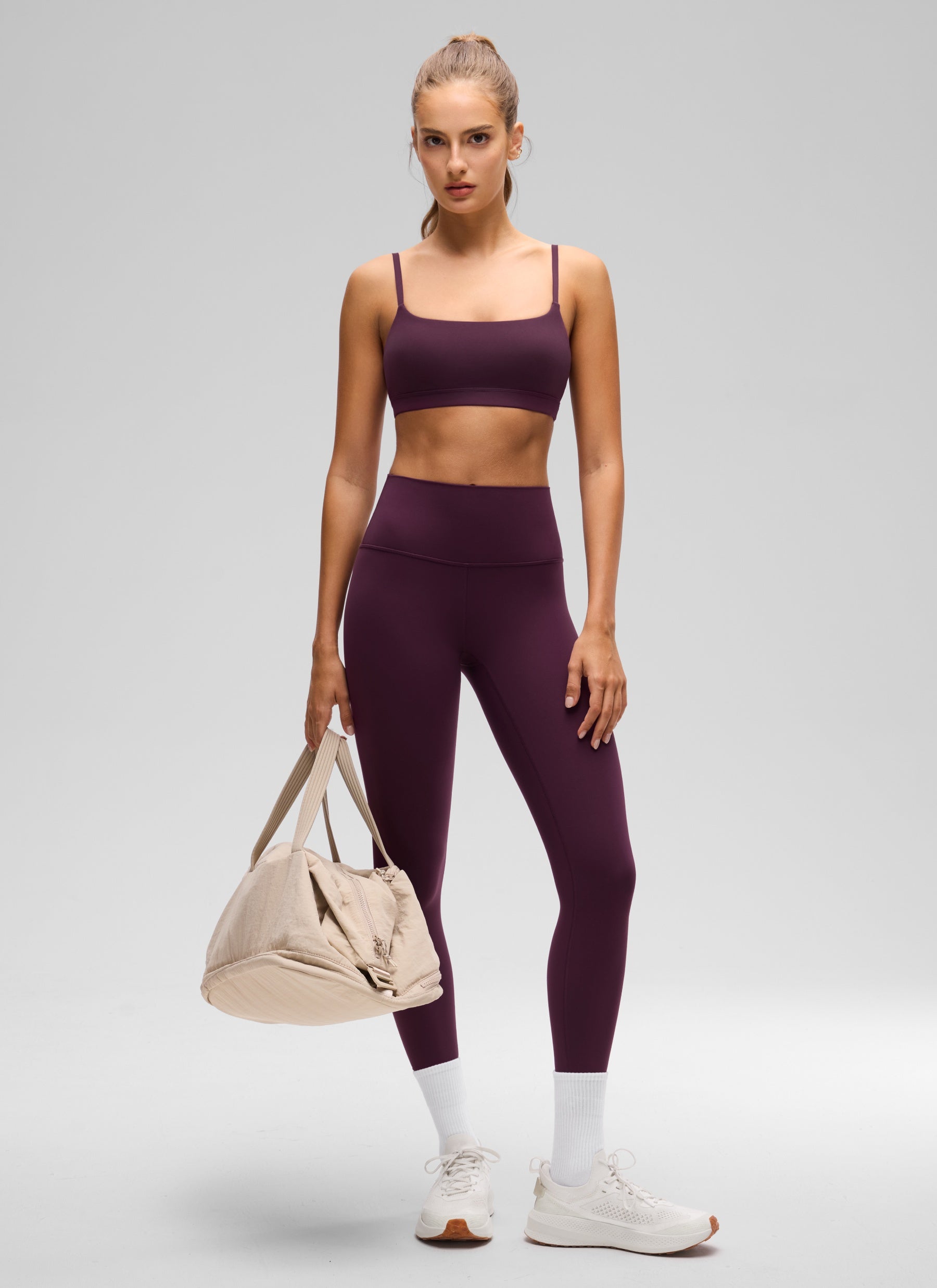 CRZ YOGA Bra Wanita dengan Tali Spaghetti yang Dapat Disesuaikan dan Leher Bulat, Model " Butterluxe ", Warna Ungu Tua