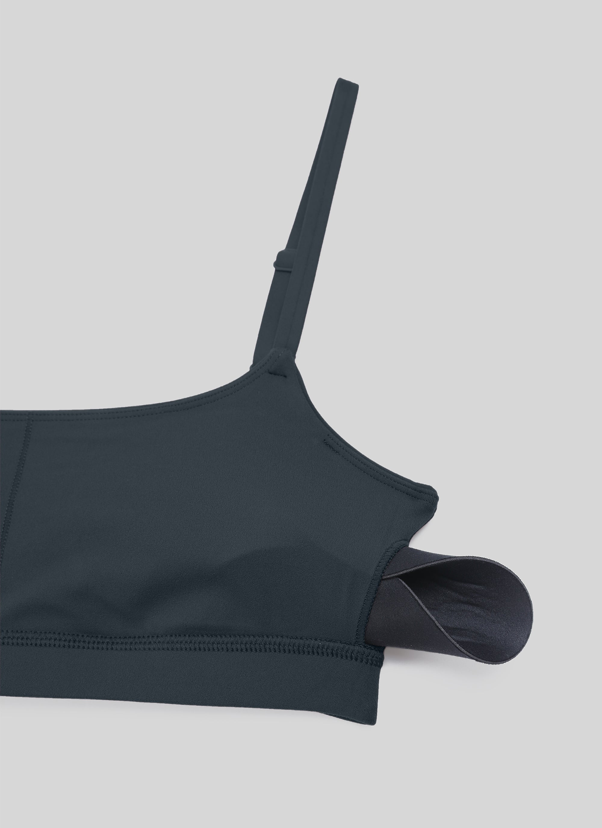 CRZ YOGA Bra Wanita dengan Tali Spaghetti yang Dapat Disesuaikan dan Leher Bulat, Model " Butterluxe ", Warna True Navy