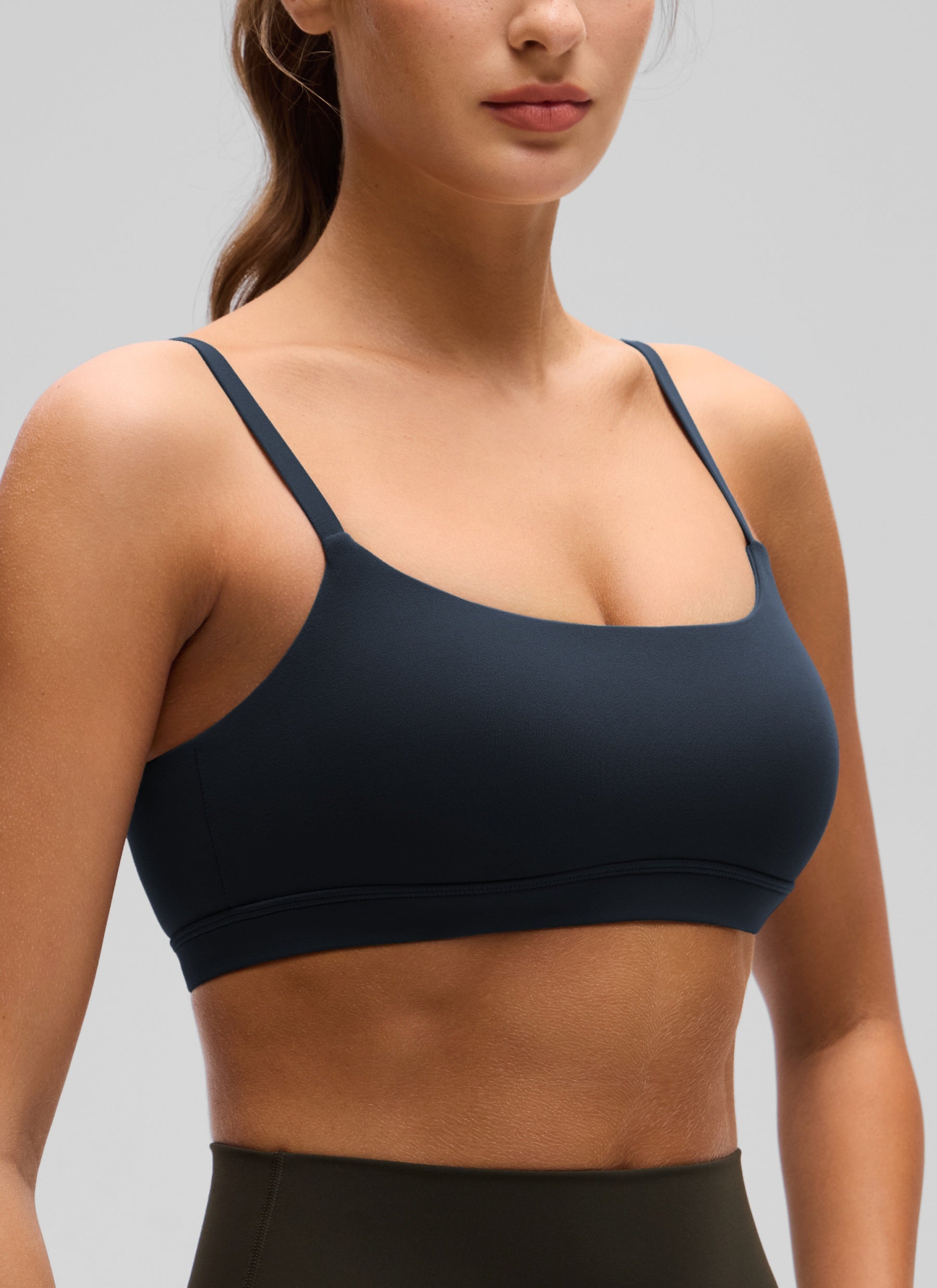 CRZ YOGA Bra Wanita dengan Tali Spaghetti yang Dapat Disesuaikan dan Leher Bulat, Model " Butterluxe ", Warna True Navy