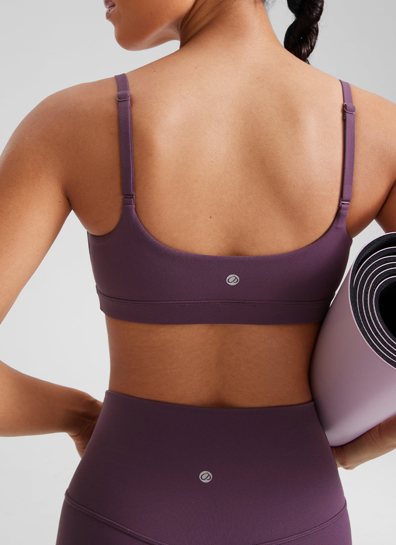 CRZ YOGA Bra Wanita dengan Tali Spaghetti yang Dapat Disesuaikan dan Leher Bulat, Model " Butterluxe ", Warna Ungu Grape Thistle