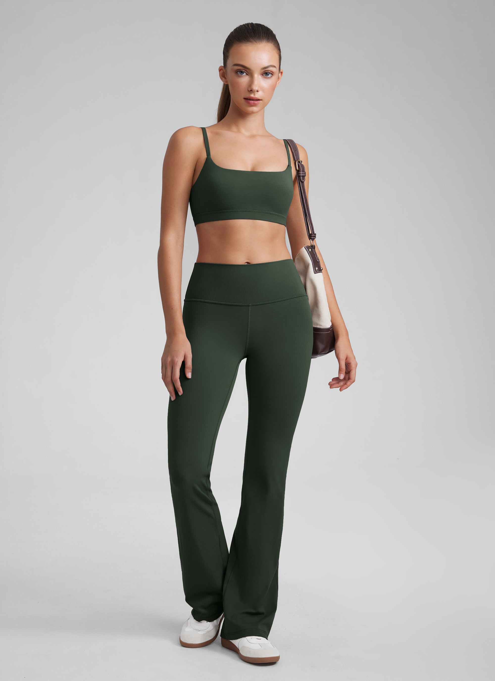 CRZ YOGA Bra Wanita dengan Tali Spaghetti yang Dapat Disesuaikan dan Leher Bulat, Model " Butterluxe ", Warna Legend Green