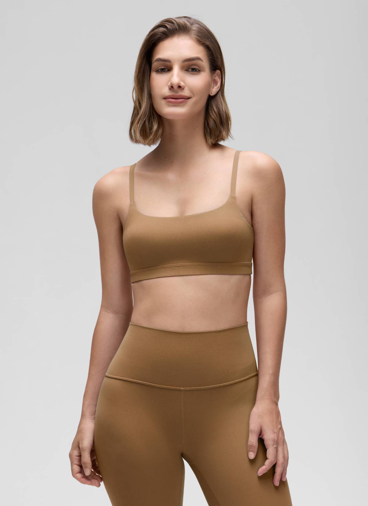 CRZ YOGA Bra Wanita dengan Tali Spaghetti yang Dapat Disesuaikan dan Leher Bulat, Model " Butterluxe ", Warna Allspice