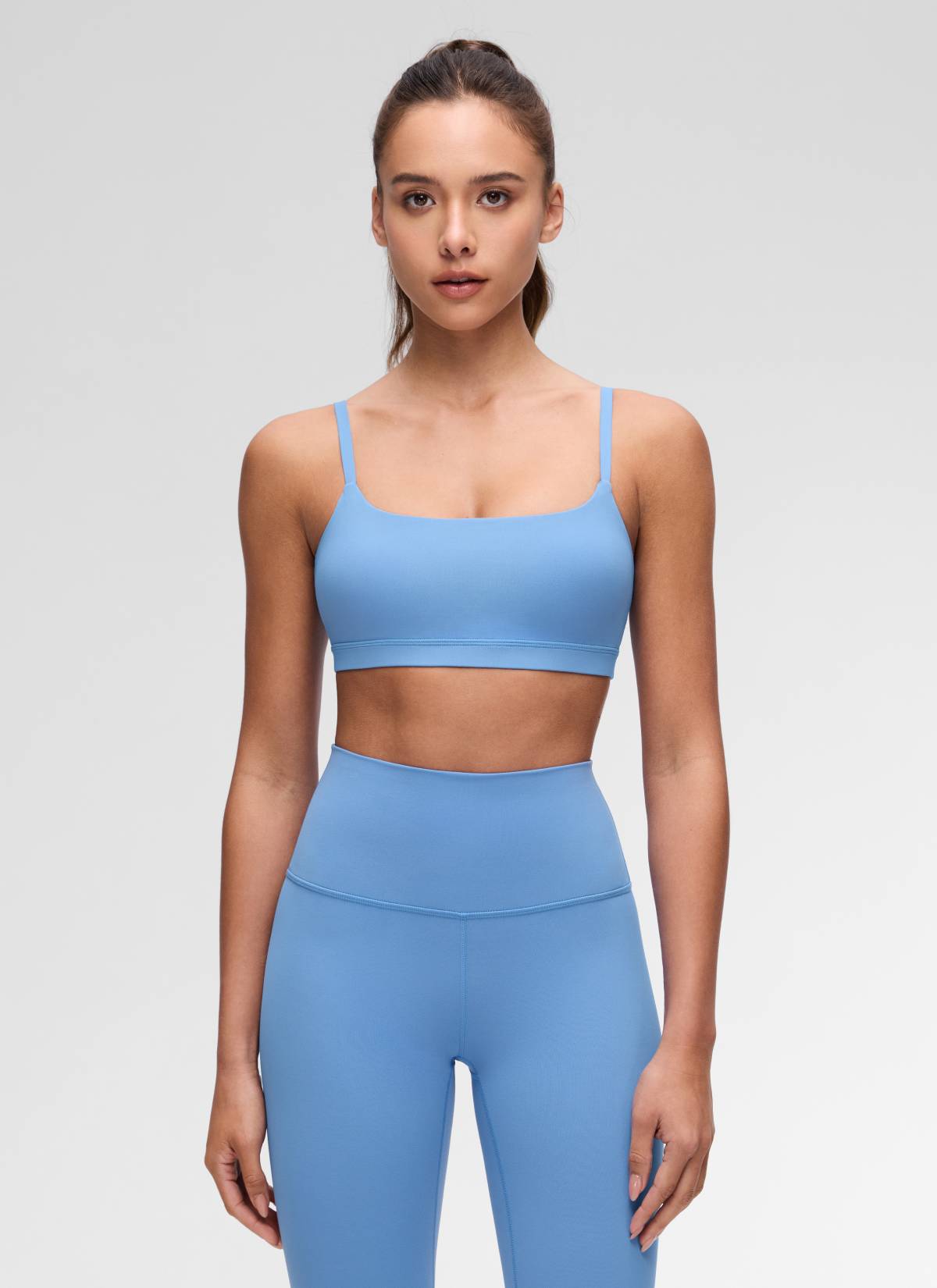 CRZ YOGA Bra Wanita dengan Tali Spaghetti yang Dapat Disesuaikan dan Leher Bulat, Model " Butterluxe ", Warna Biru Pesta