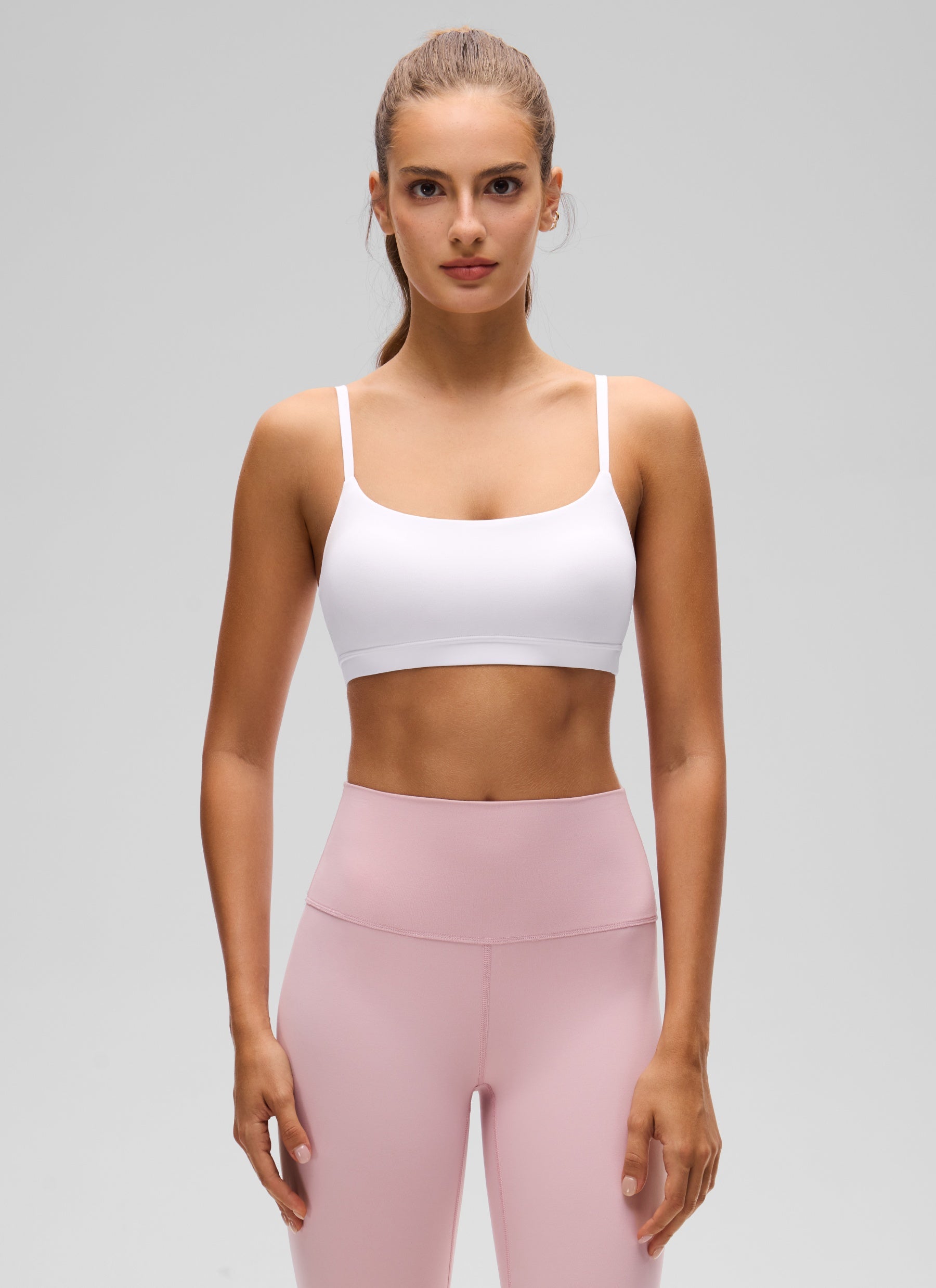 CRZ YOGA Bra Wanita dengan Leher Bulat dan Tali Spaghetti yang Dapat Disesuaikan, Model " Butterluxe ", Warna Putih
