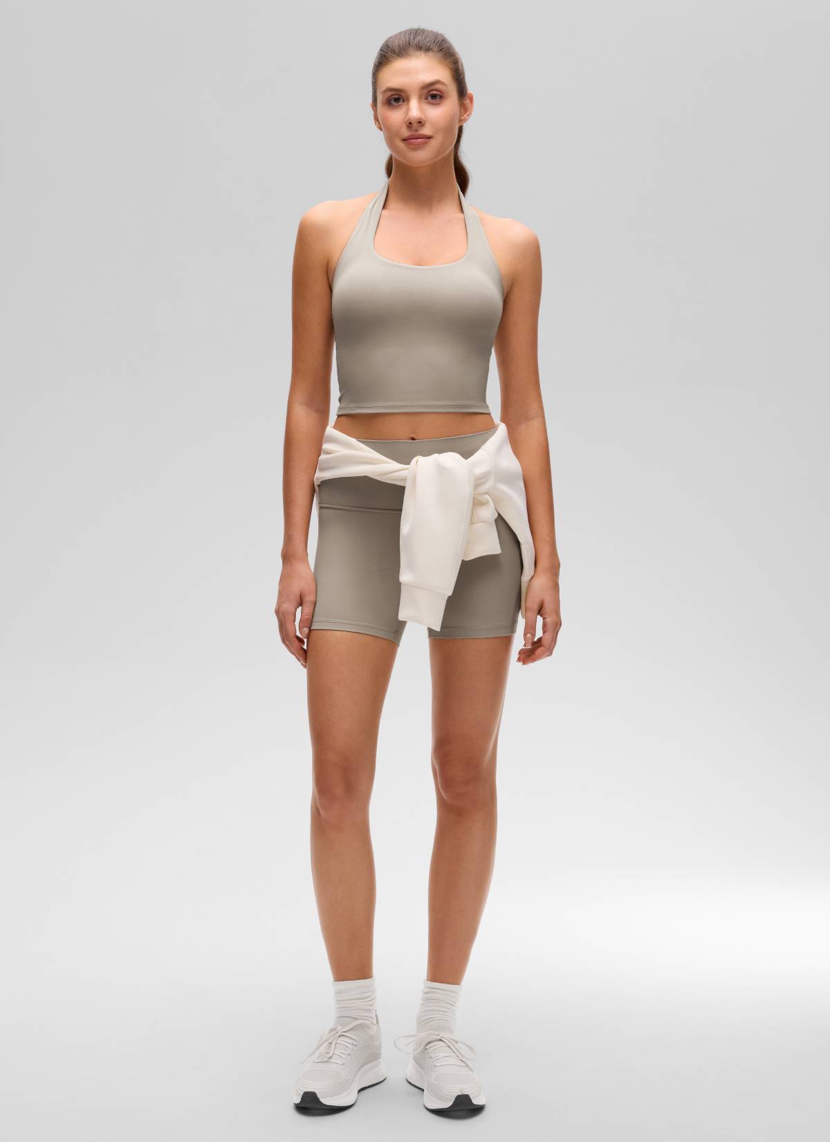 CRZ YOGA Bra Olahraga Halter Panjang untuk Wanita dengan Desain " Butterluxe ", Atasan Crop Tank, Warna Abu-abu Hangat