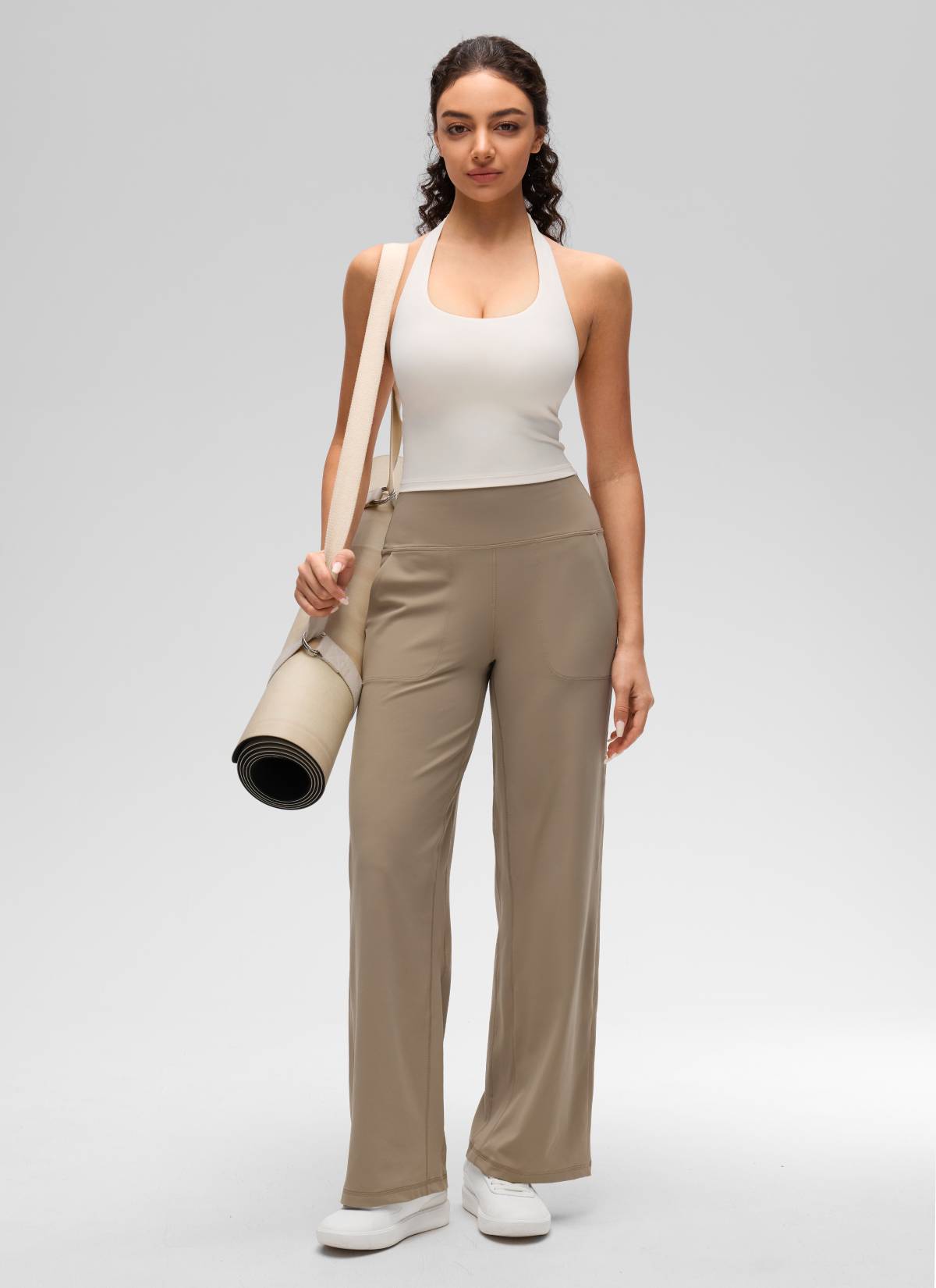 CRZ YOGA Bra Olahraga Halter Panjang untuk Wanita dengan Desain " Butterluxe ", Atasan Crop Tank, Warna Putih dan Aprikot